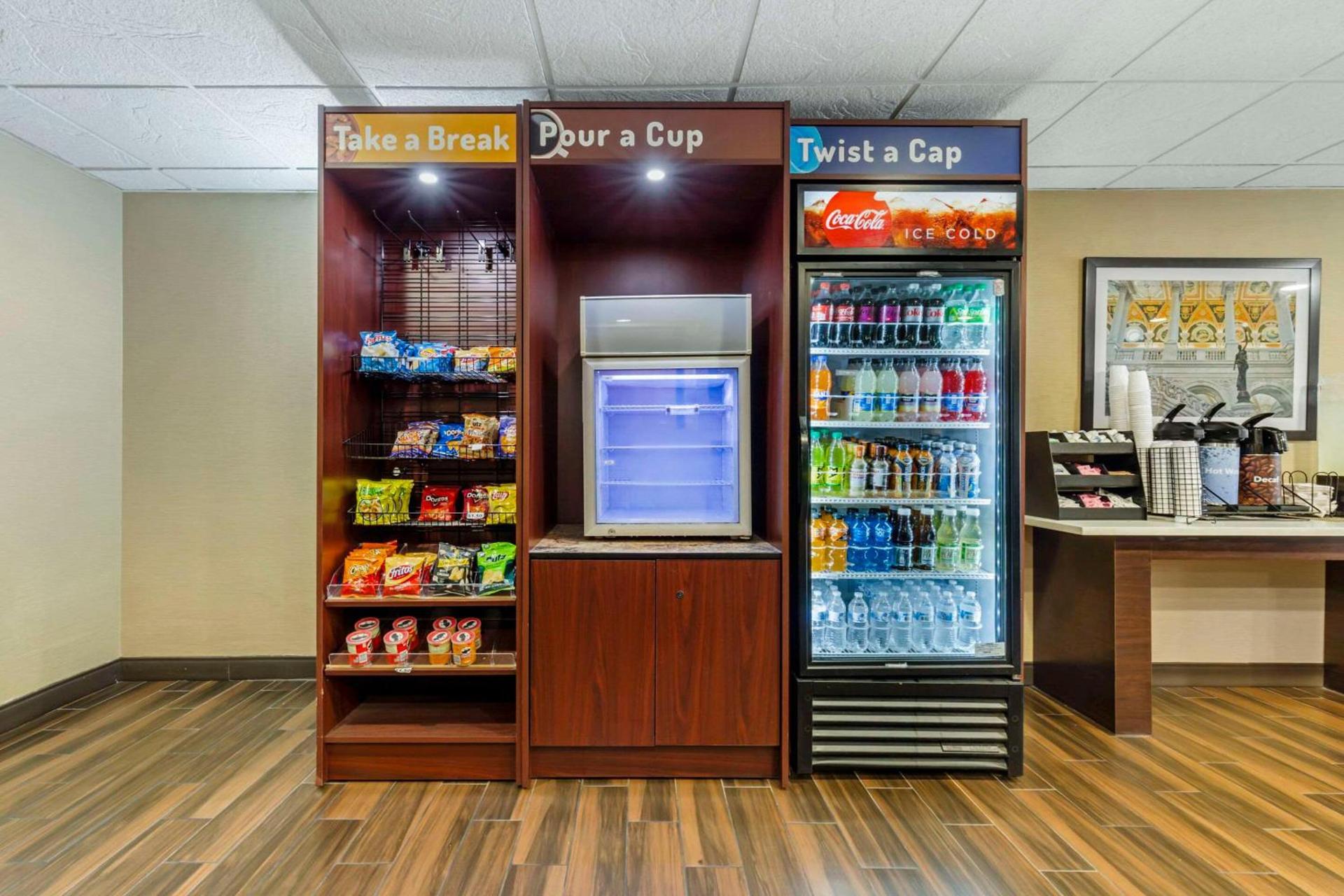 Comfort Inn Herndon-Reston photo 2