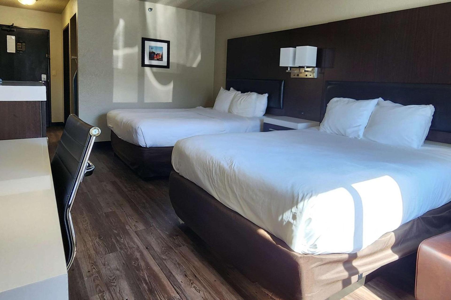 Comfort Inn & Suites Shakopee Downtown Area photo 16
