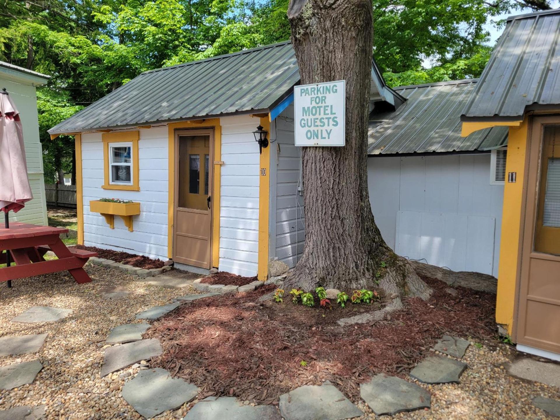 Weirs Beach Motel & Cottages photo 46