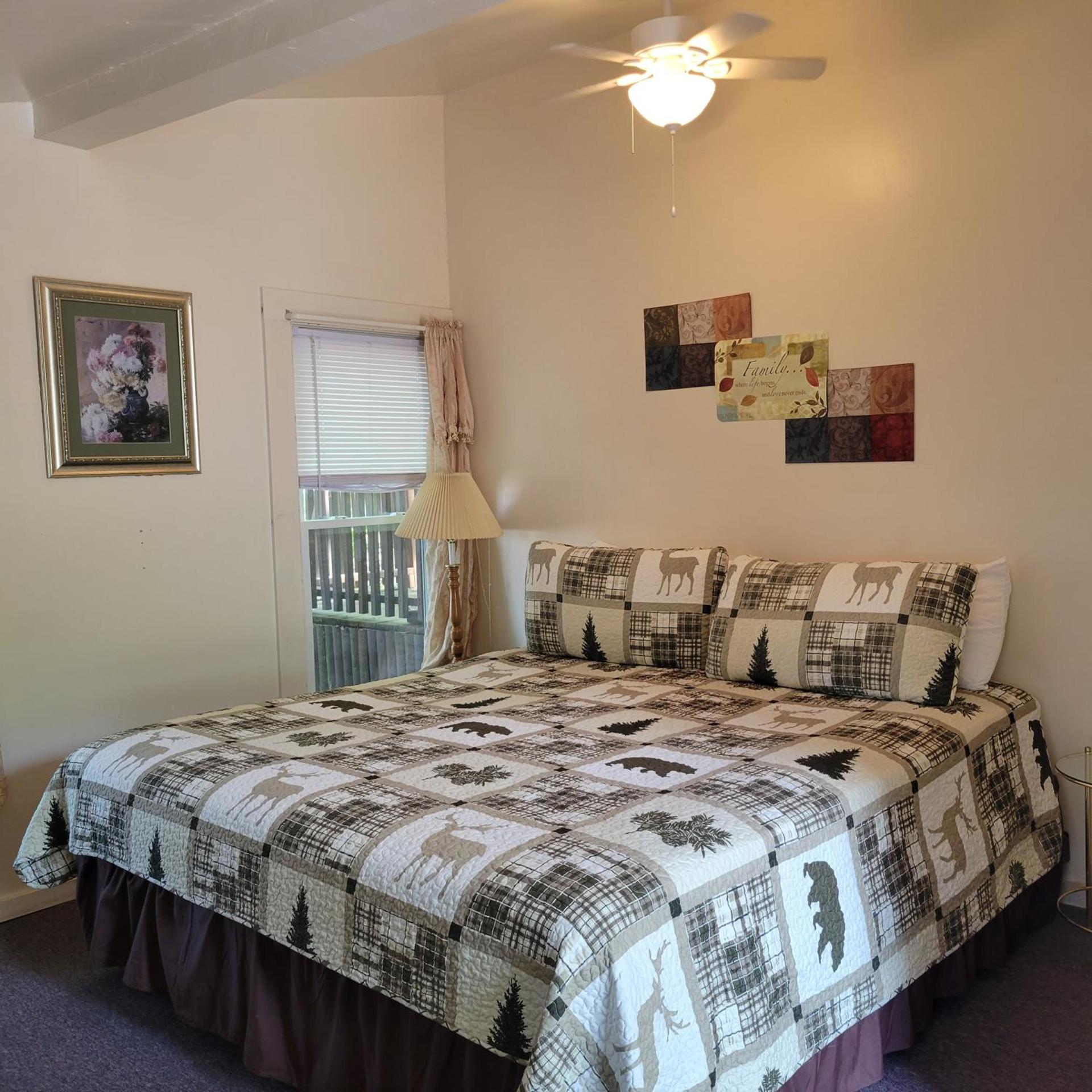 Weirs Beach Motel & Cottages photo 49