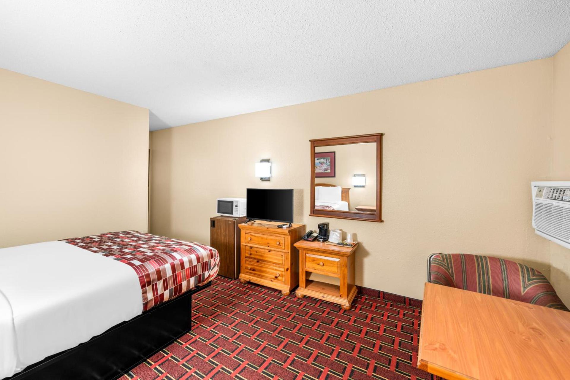 Americas Best Value Inn Decatur photo 2