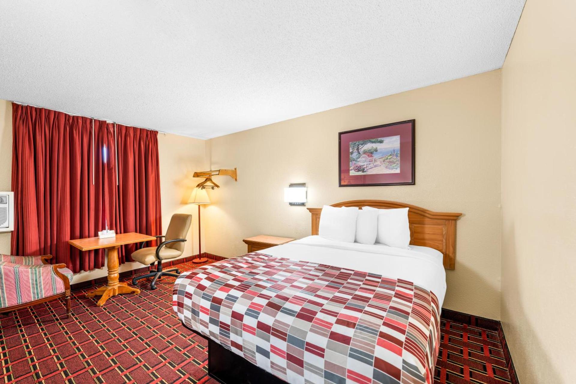 Americas Best Value Inn Decatur photo 5