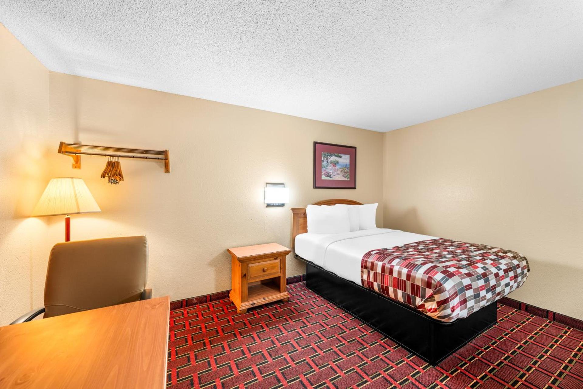 Americas Best Value Inn Decatur photo 4
