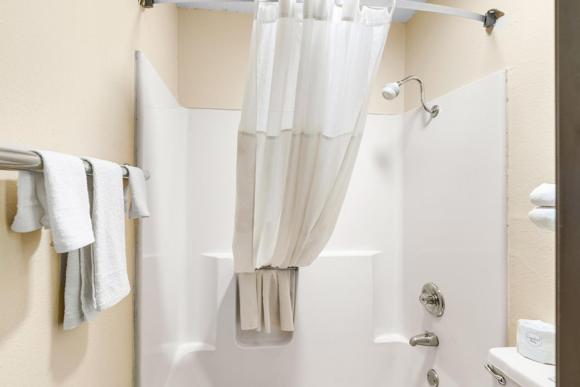 Americas Best Value Inn Decatur photo 8