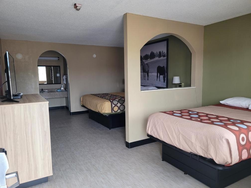 Super 8 by Wyndham Arkadelphia Caddo Valley Area photo 38