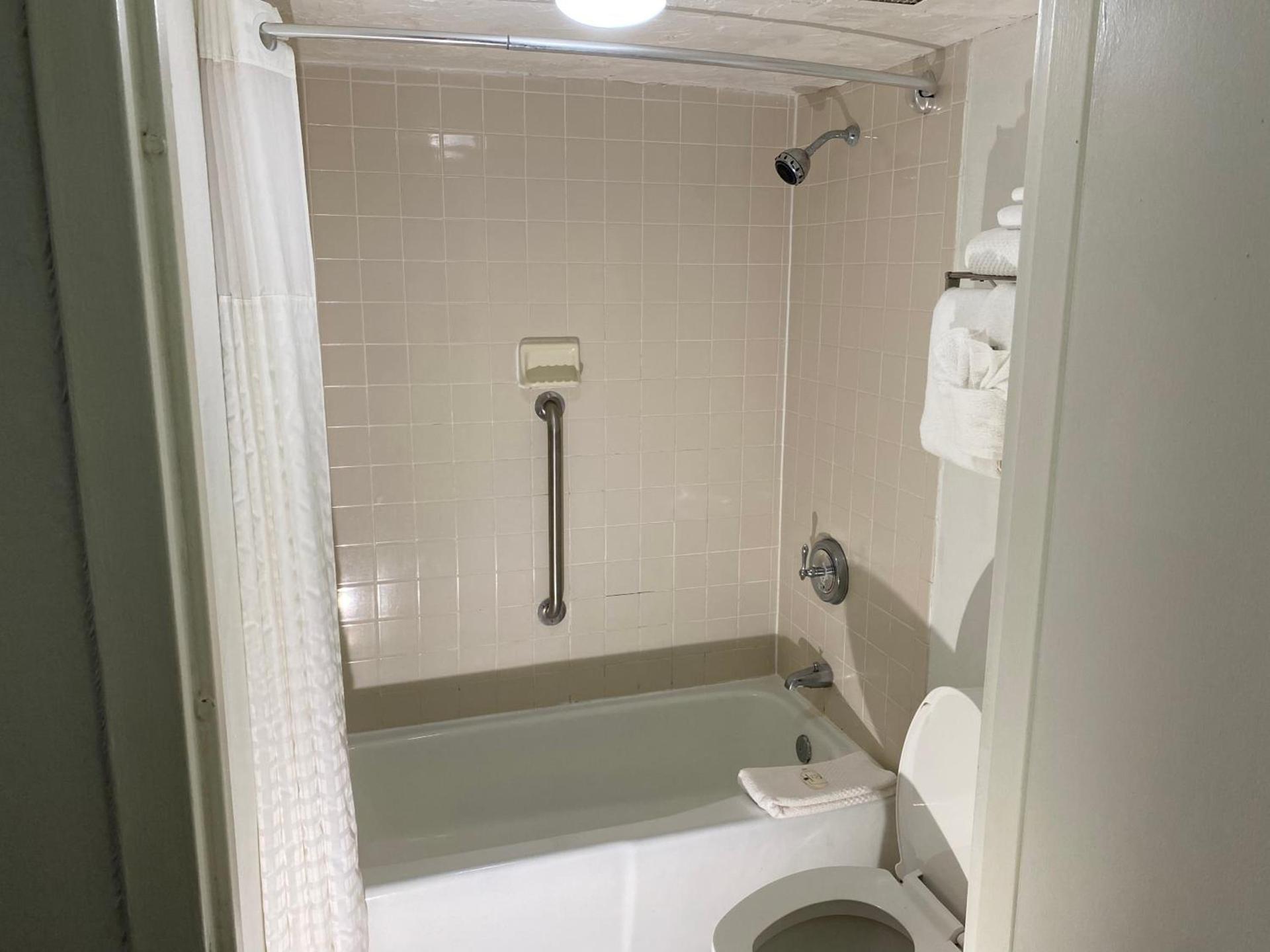 Quality Inn & Suites St Augustine Beach Area photo 32