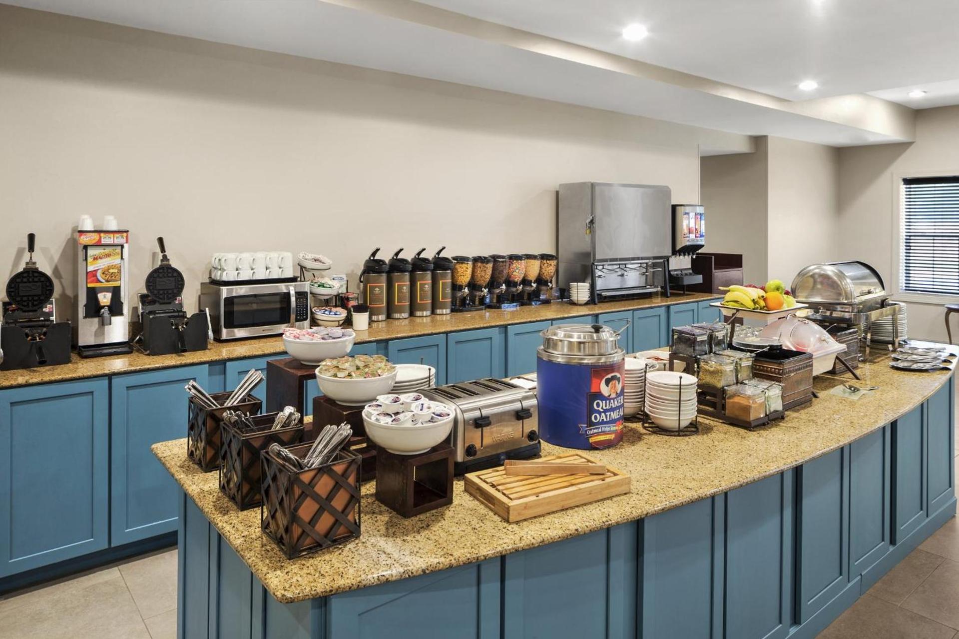 Country Inn & Suites by Radisson, Baltimore North, MD photo 24