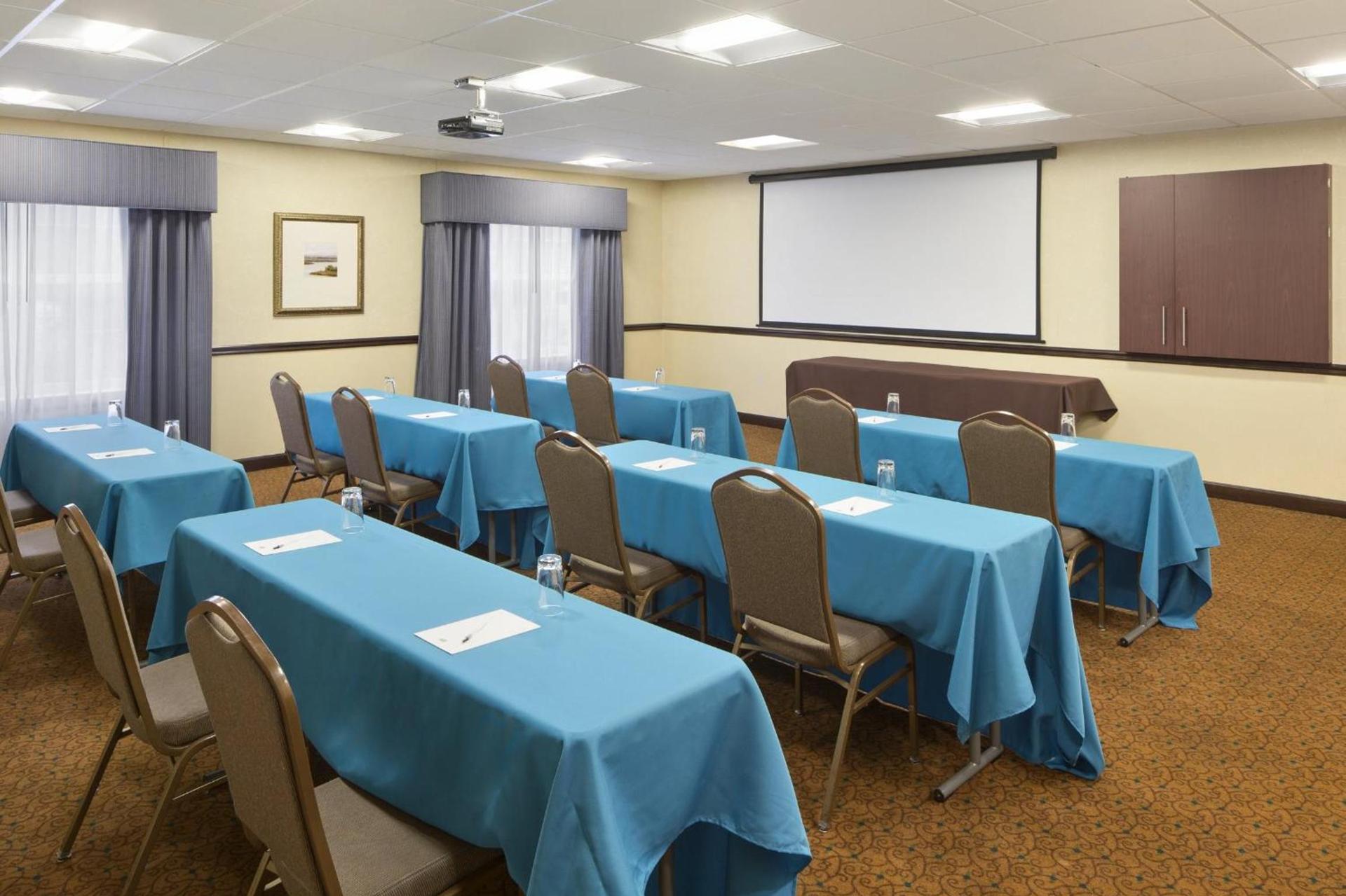 Country Inn & Suites by Radisson, Baltimore North, MD photo 2