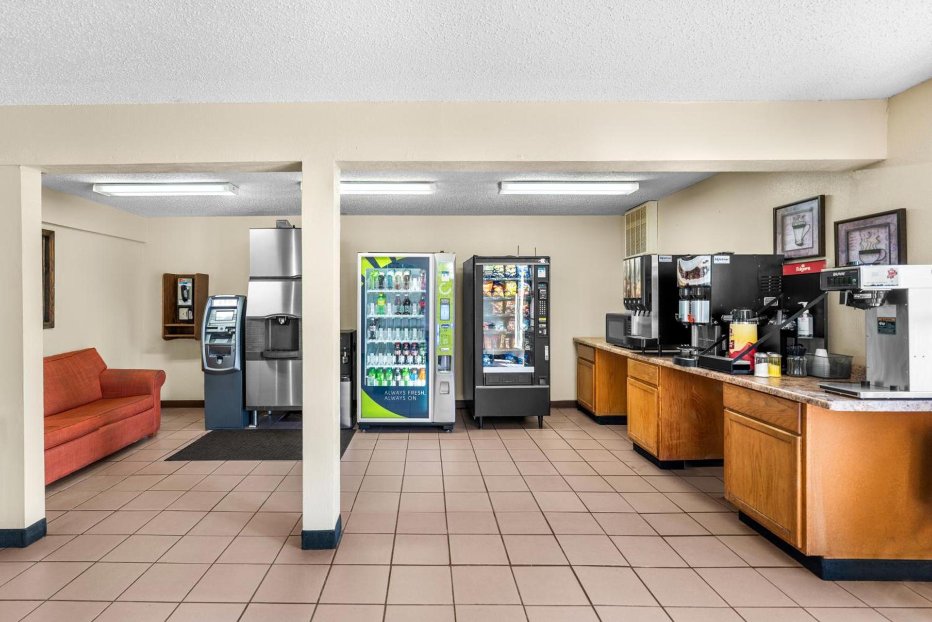 Americas Best Value Inn Decatur photo 17