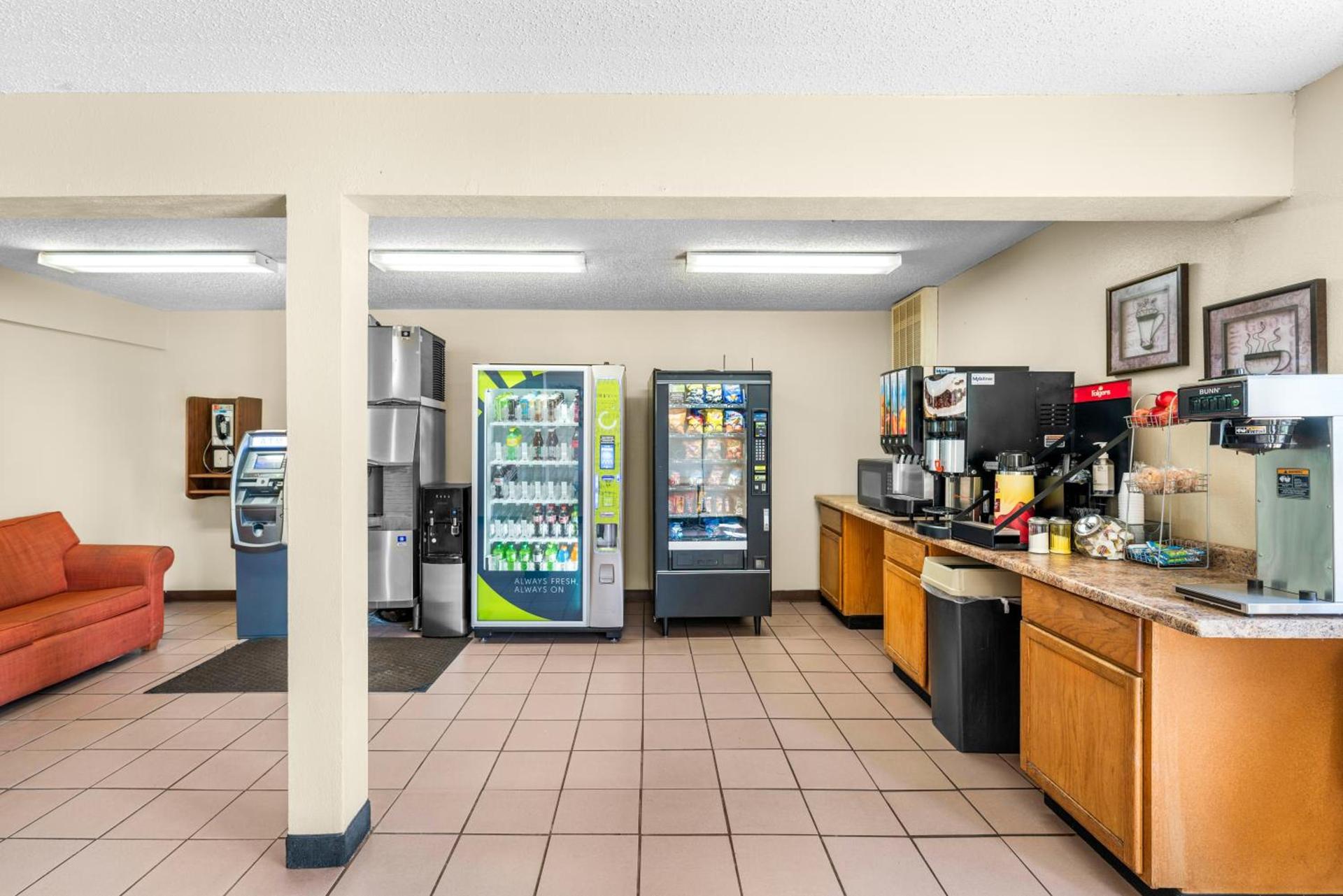 Americas Best Value Inn Decatur photo 15