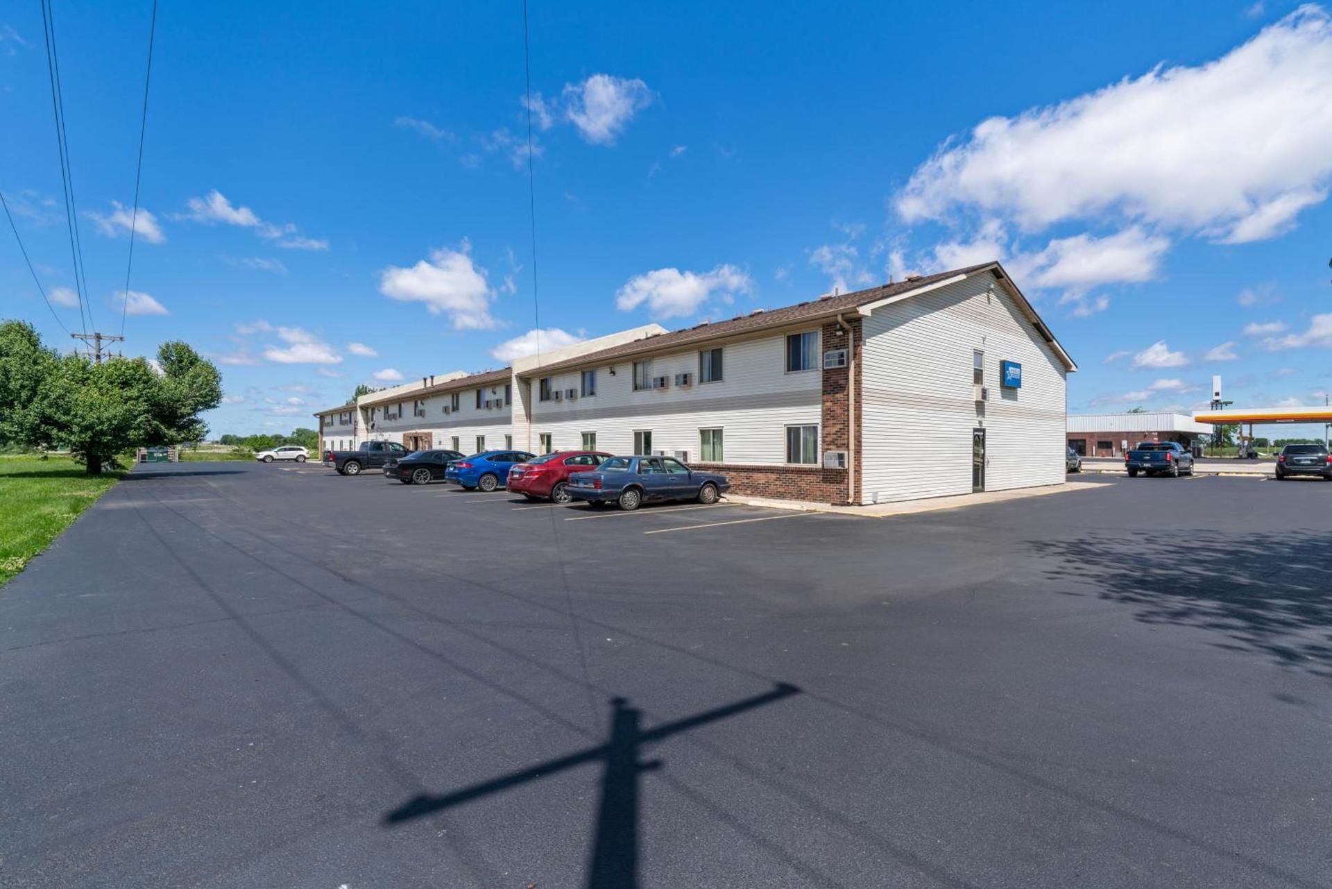 Americas Best Value Inn Decatur photo 31