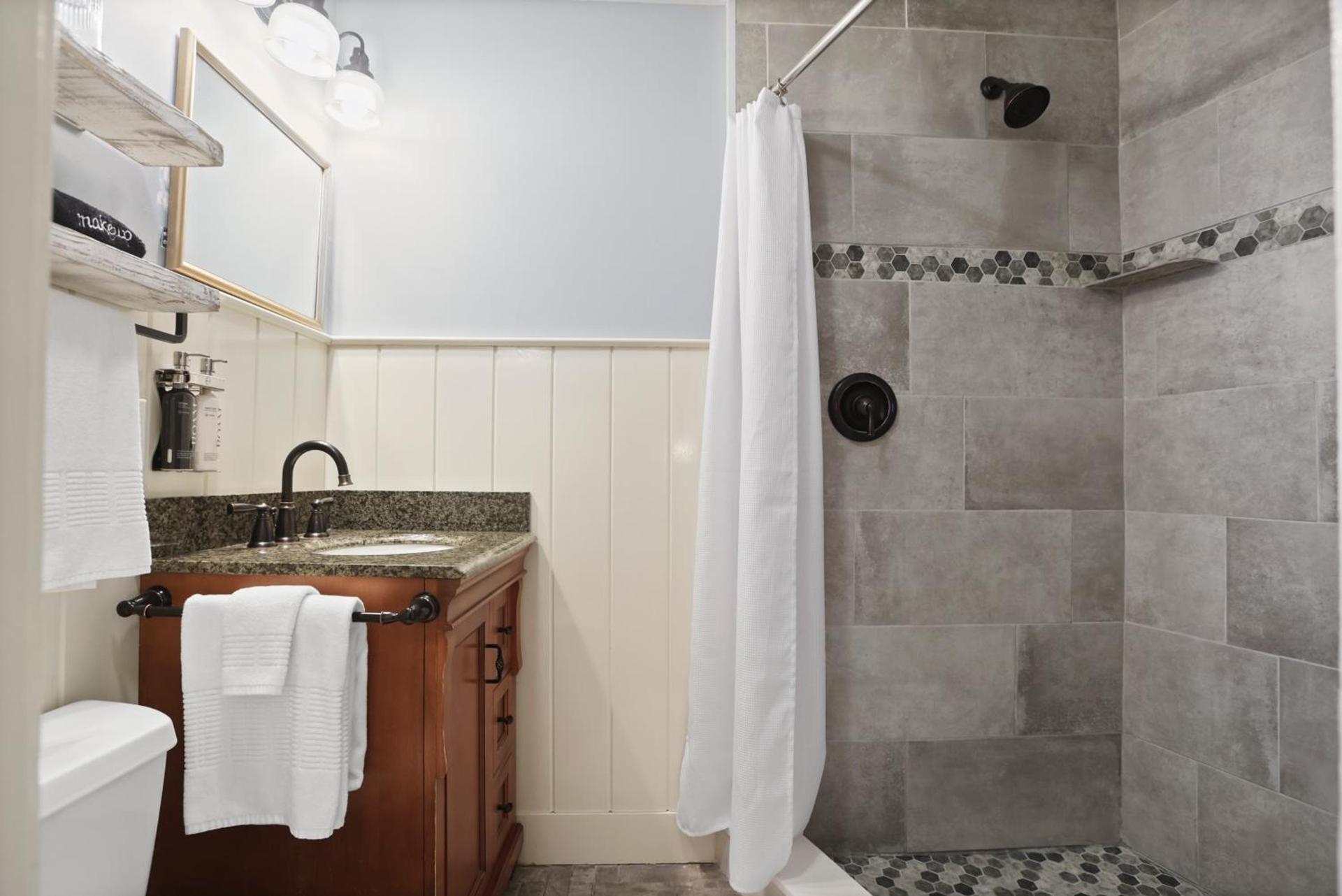 Carlisle House Inn photo 23