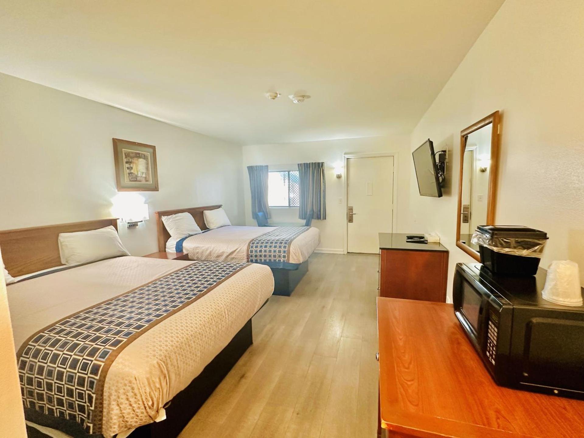 Hampton Motor Inn photo 29