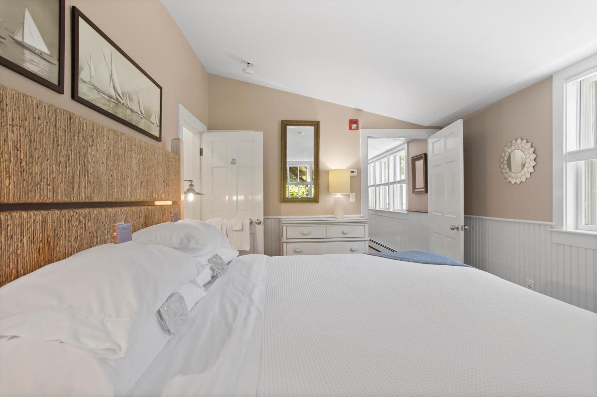 Carlisle House Inn photo 56