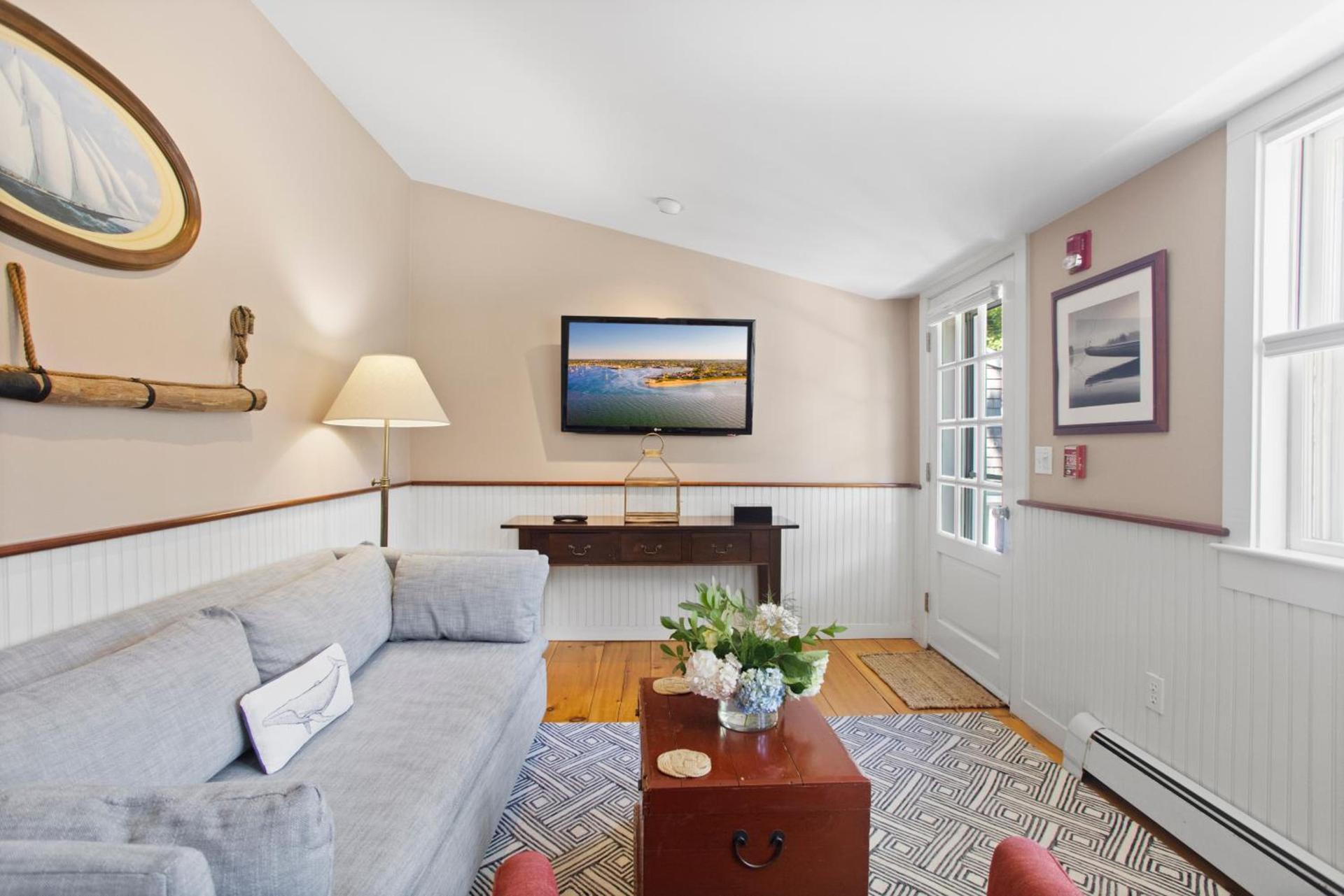 Carlisle House Inn photo 60