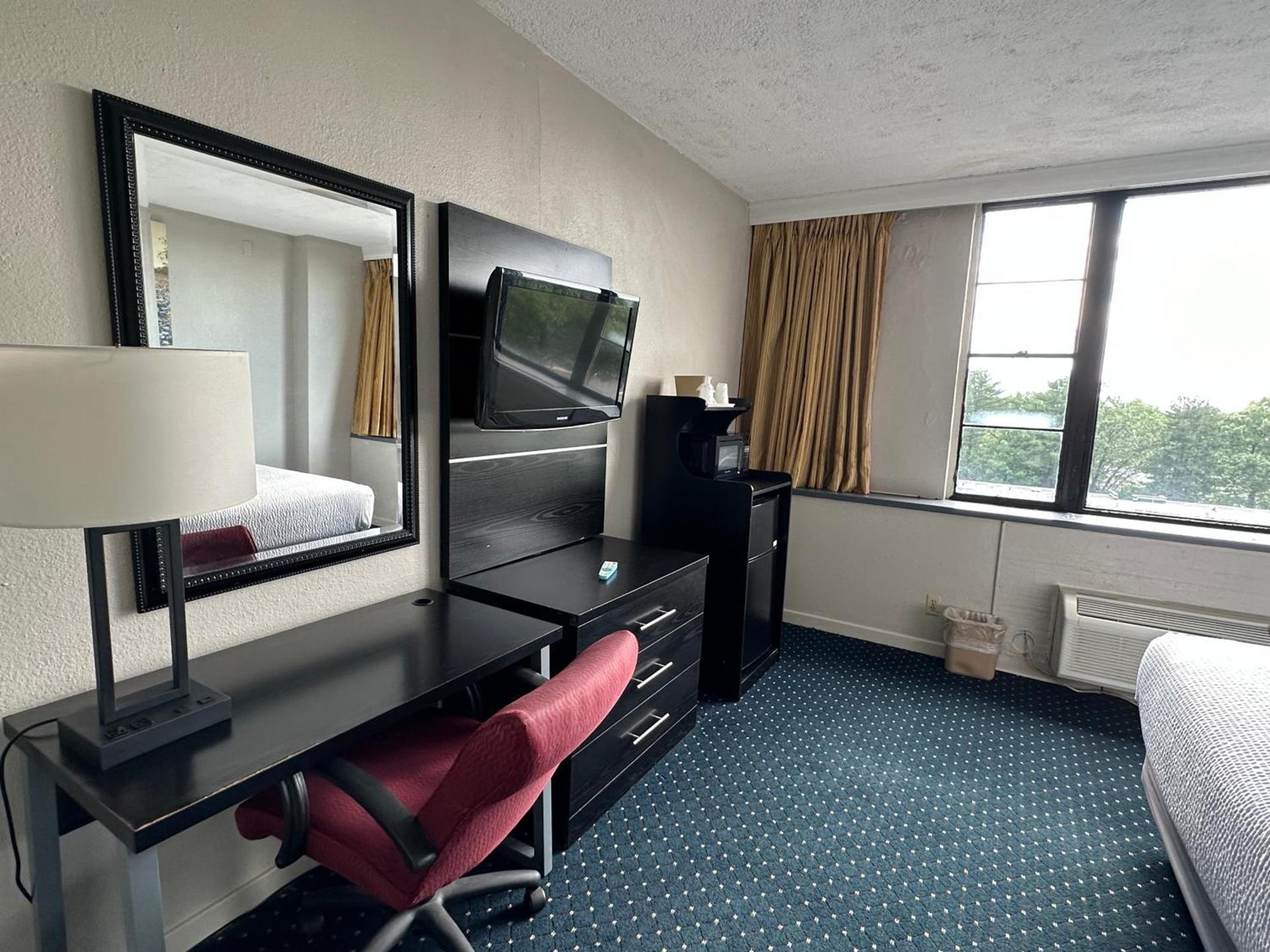 Inn at Lebanon - Hershey & Manheim area photo 46