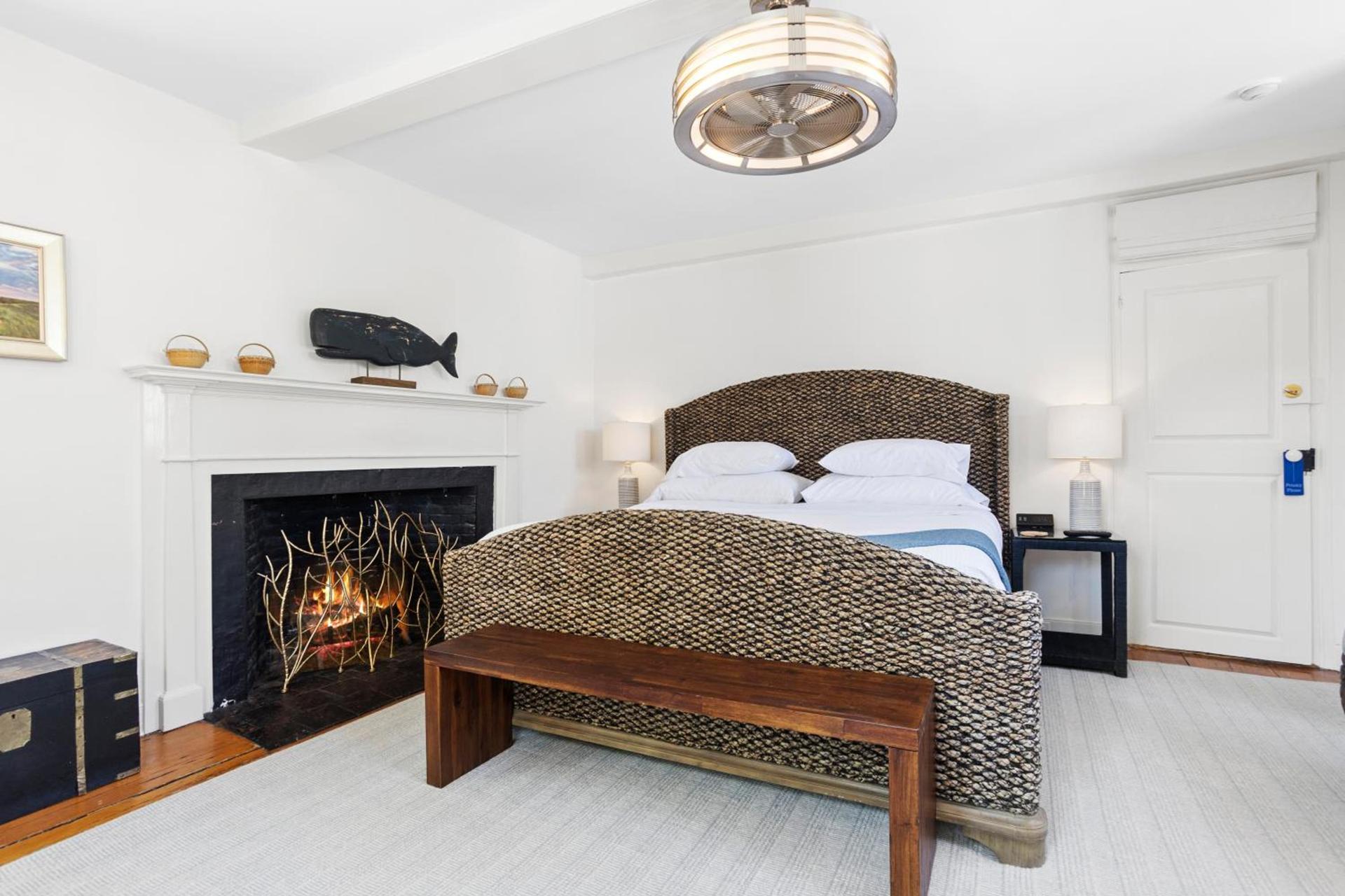 Carlisle House Inn photo 77