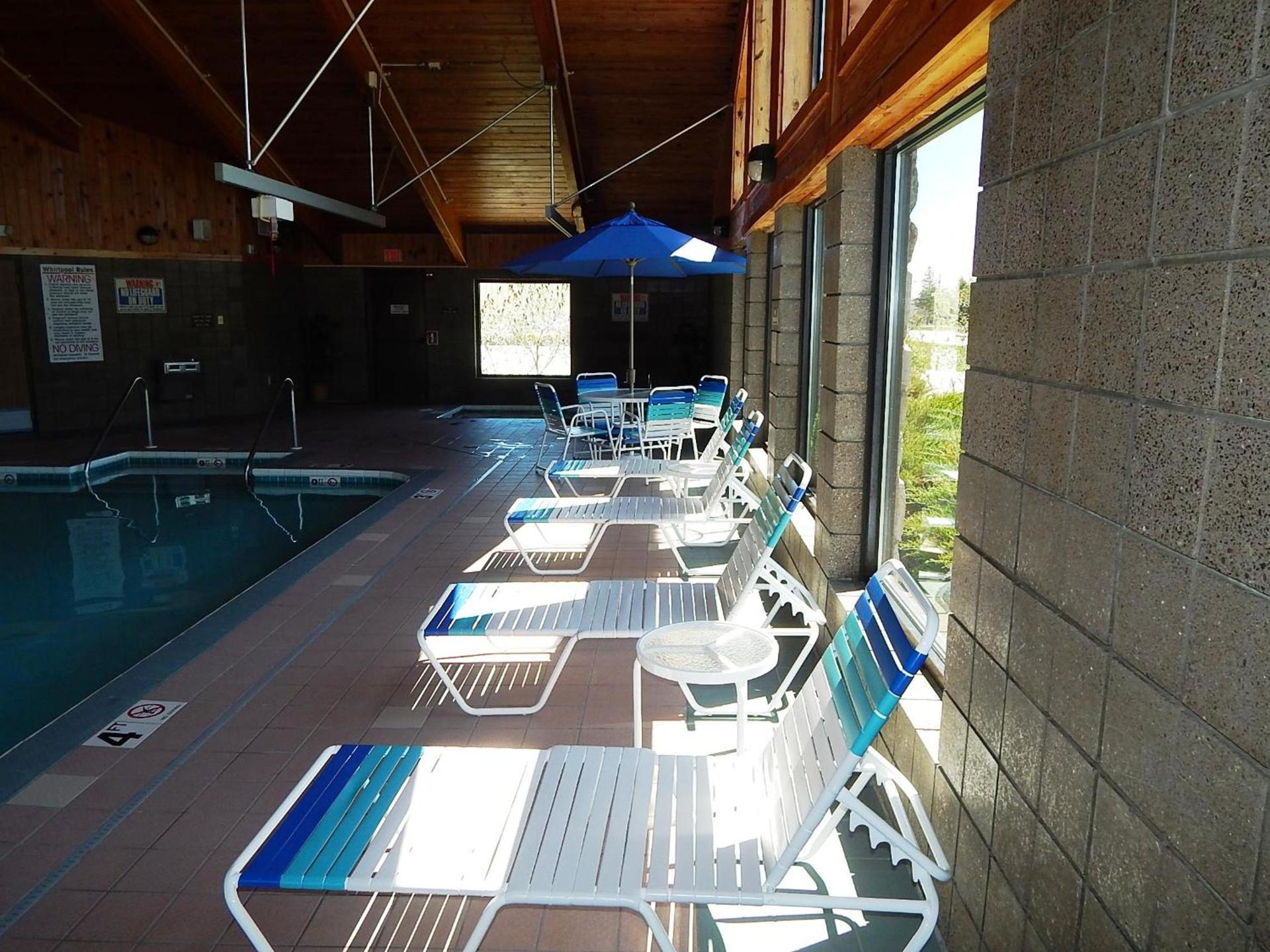 AmericInn by Wyndham Sturgeon Bay photo 13