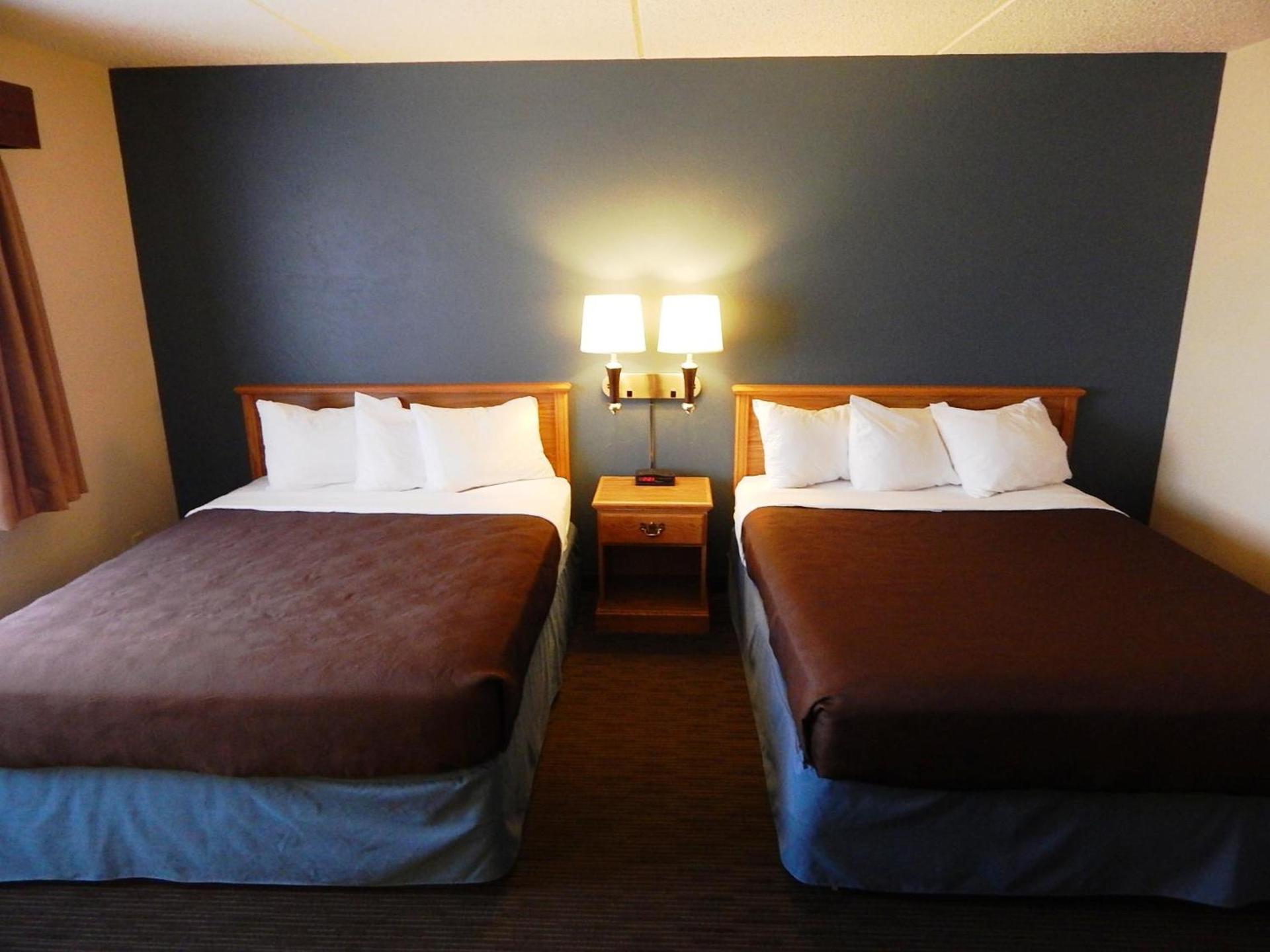 AmericInn by Wyndham Sturgeon Bay photo 24