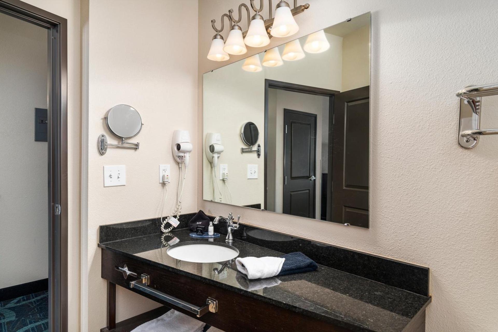 Park Point Marina Inn photo 52