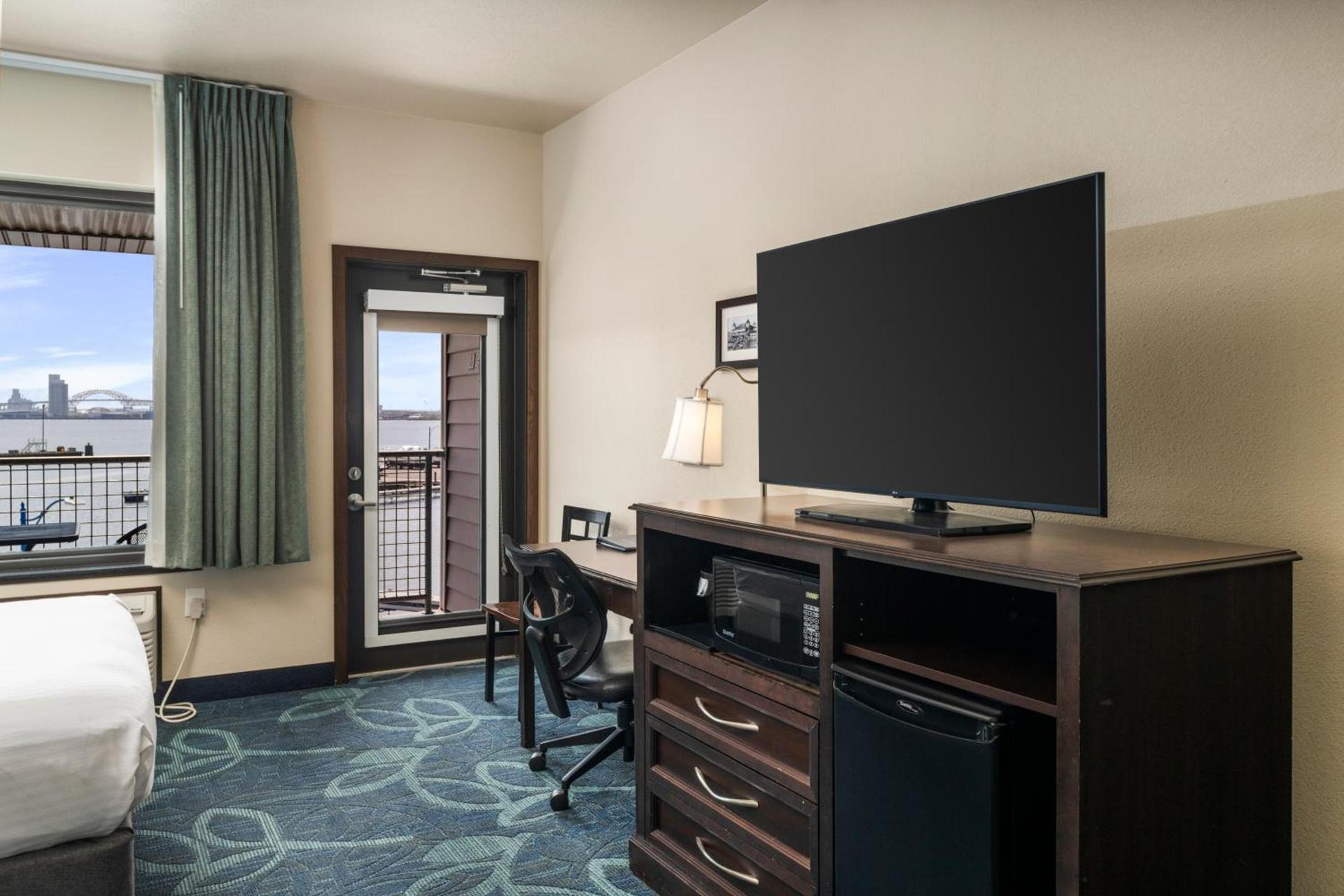 Park Point Marina Inn photo 56