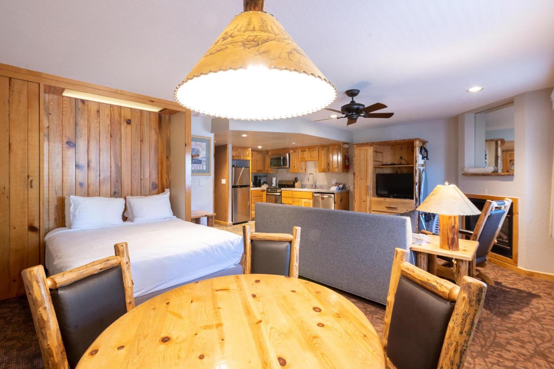 Red Wolf Lodge at Olympic Valley photo 27