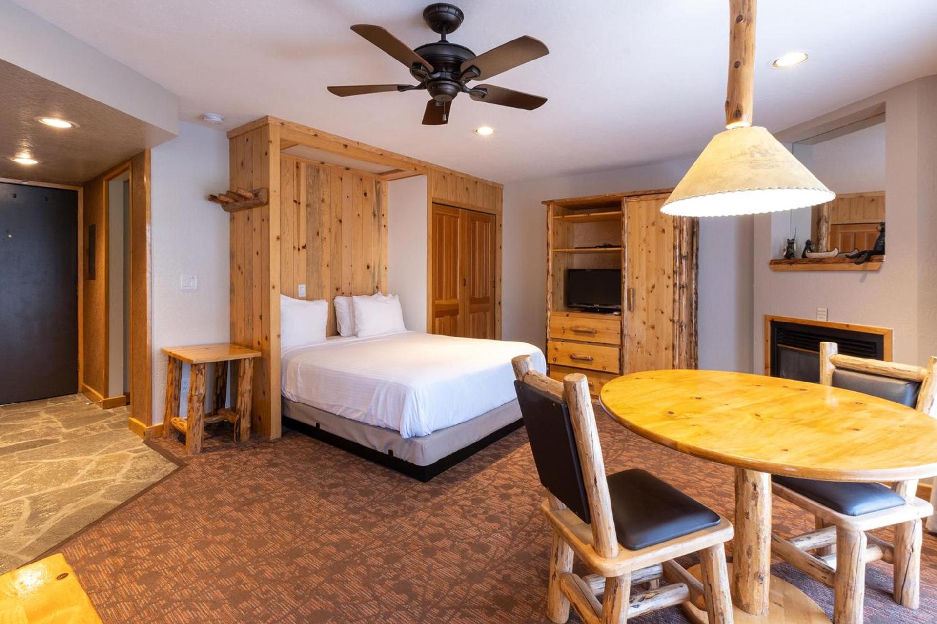 Red Wolf Lodge at Olympic Valley photo 24