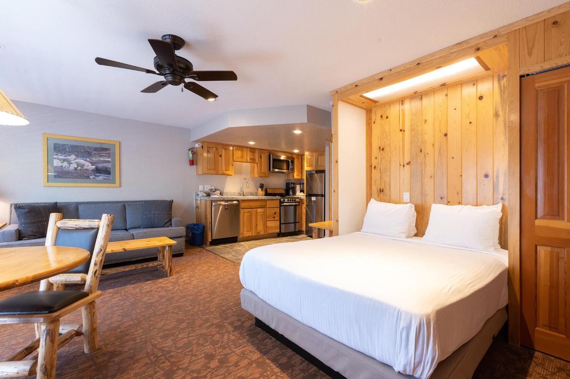 Red Wolf Lodge at Olympic Valley photo 26