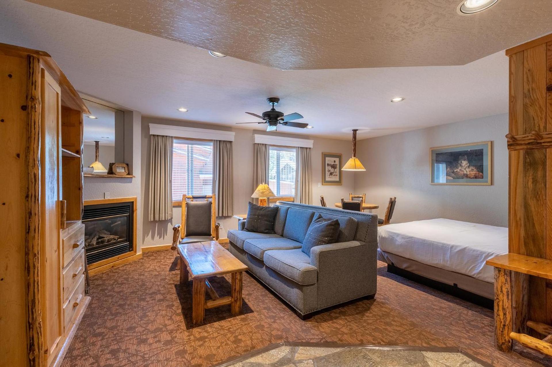 Red Wolf Lodge at Olympic Valley photo 31