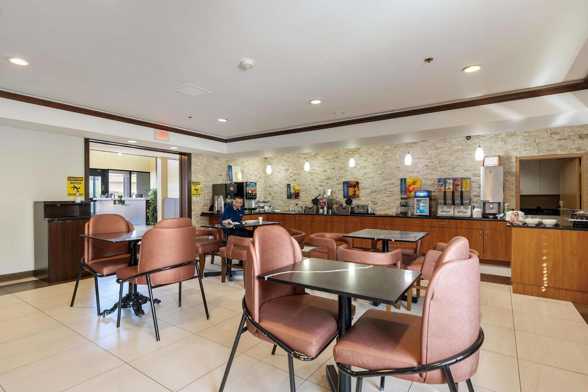 Best Western Oakbrook Inn photo 5