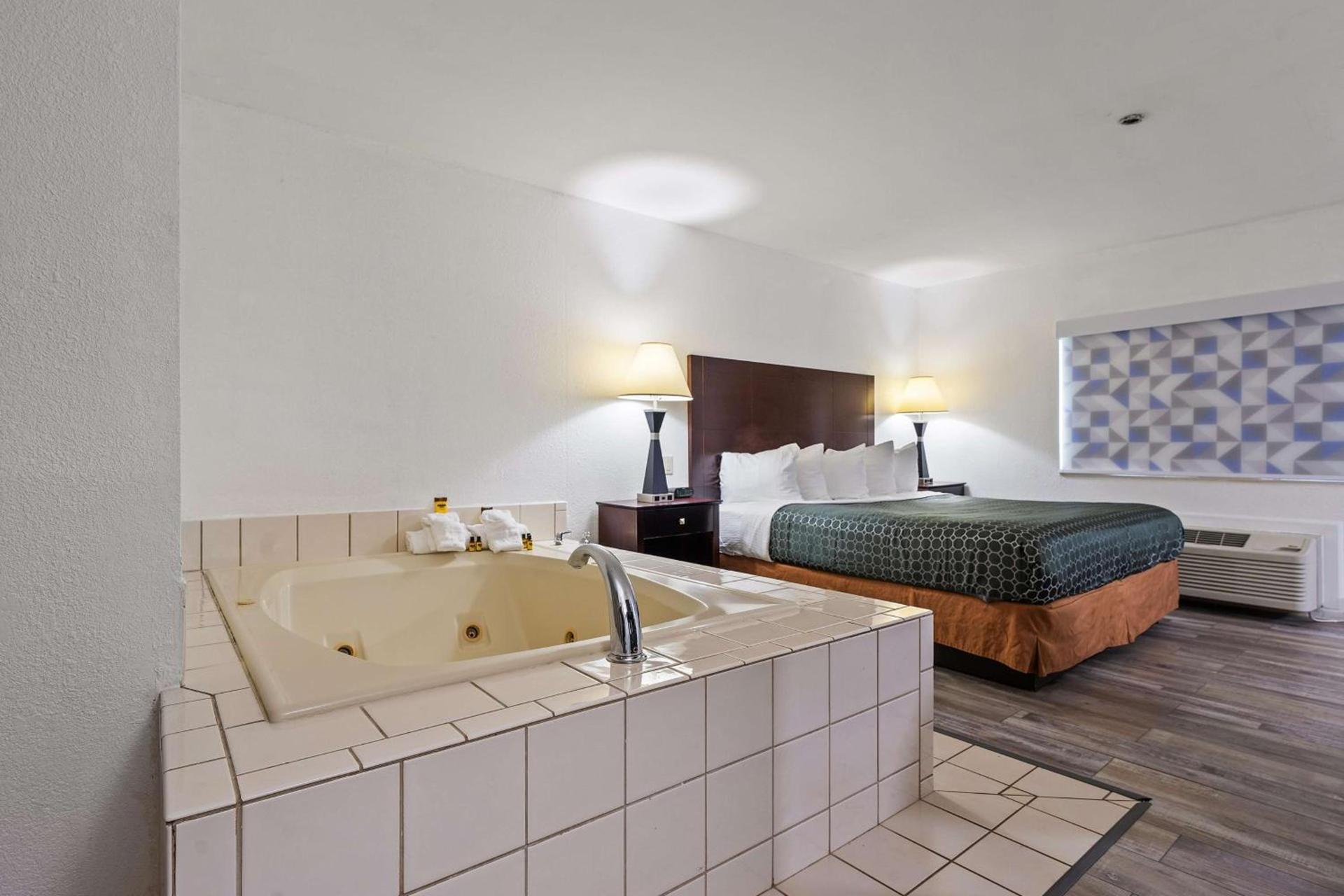 Best Western Oakbrook Inn photo 4