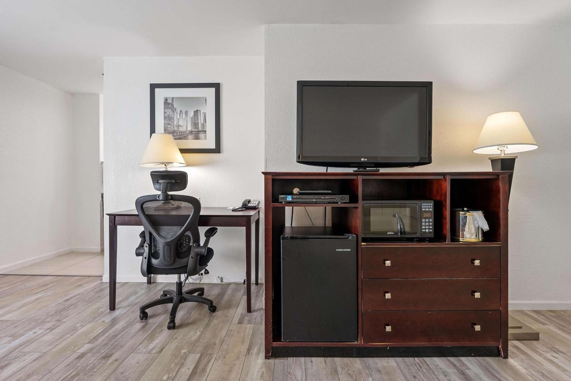Best Western Oakbrook Inn photo 11