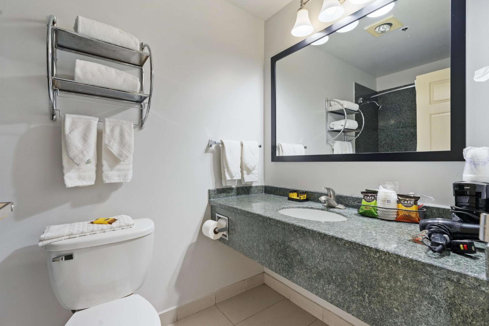 Best Western Oakbrook Inn photo 14