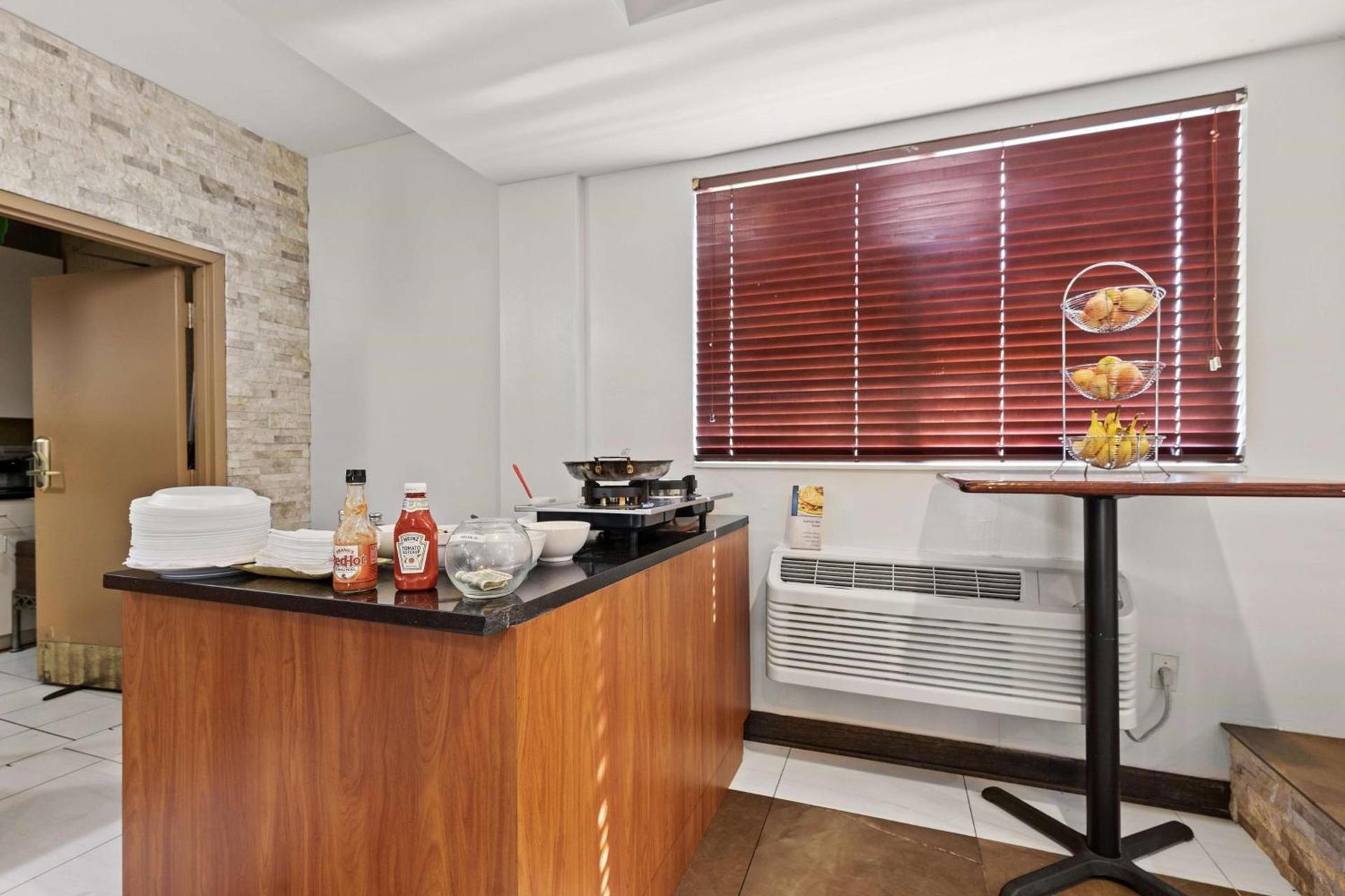Best Western Oakbrook Inn photo 10