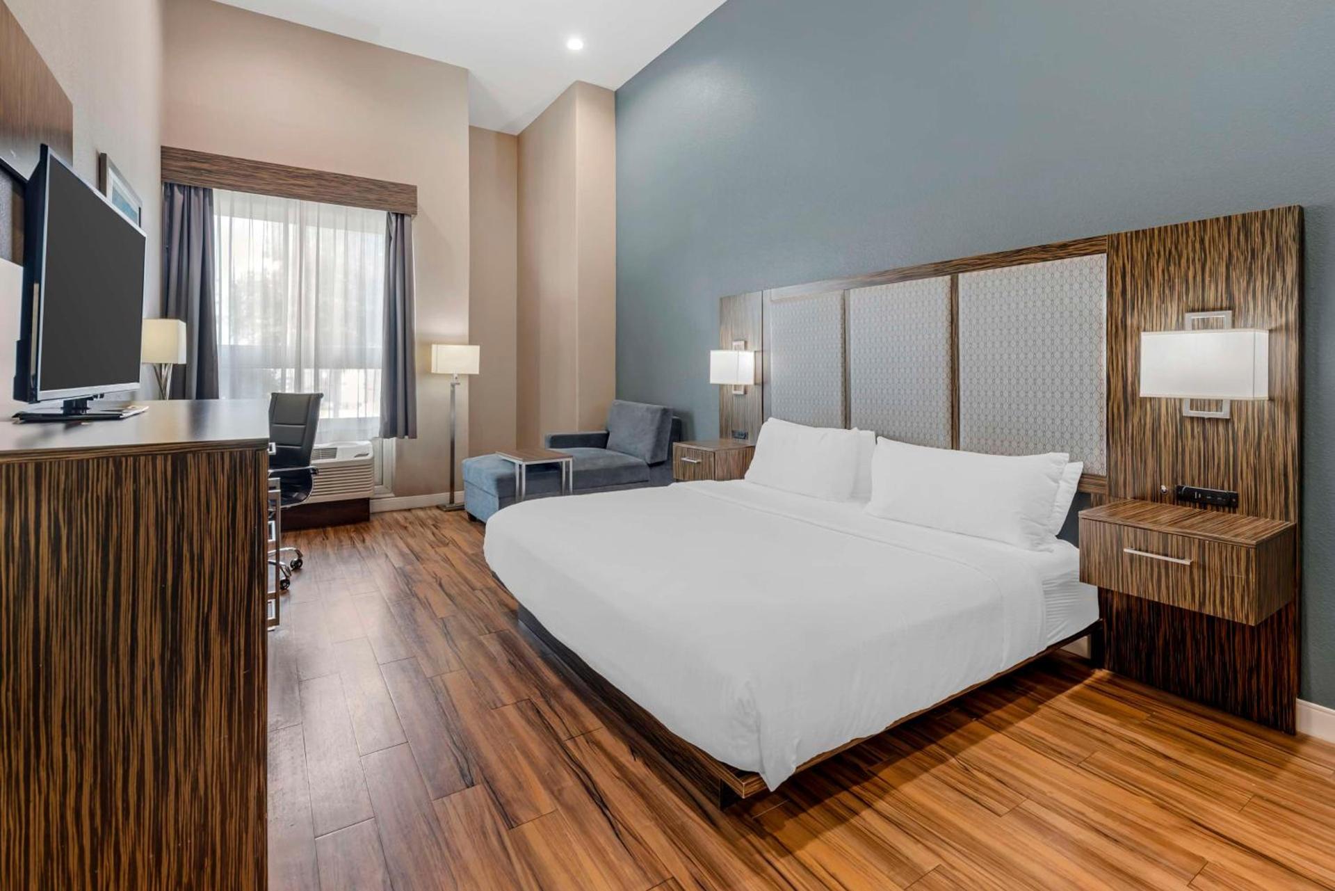 Best Western Plus Pflugerville Inn & Suites photo 49