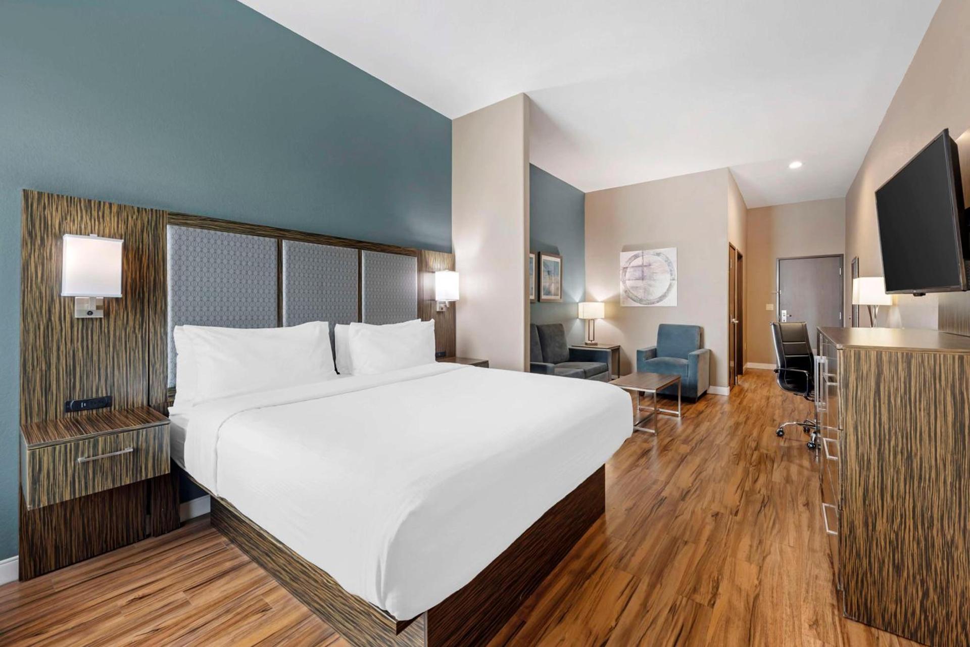 Best Western Plus Pflugerville Inn & Suites photo 4