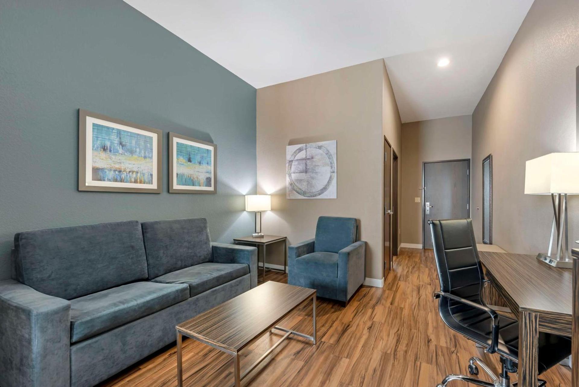 Best Western Plus Pflugerville Inn & Suites photo 20