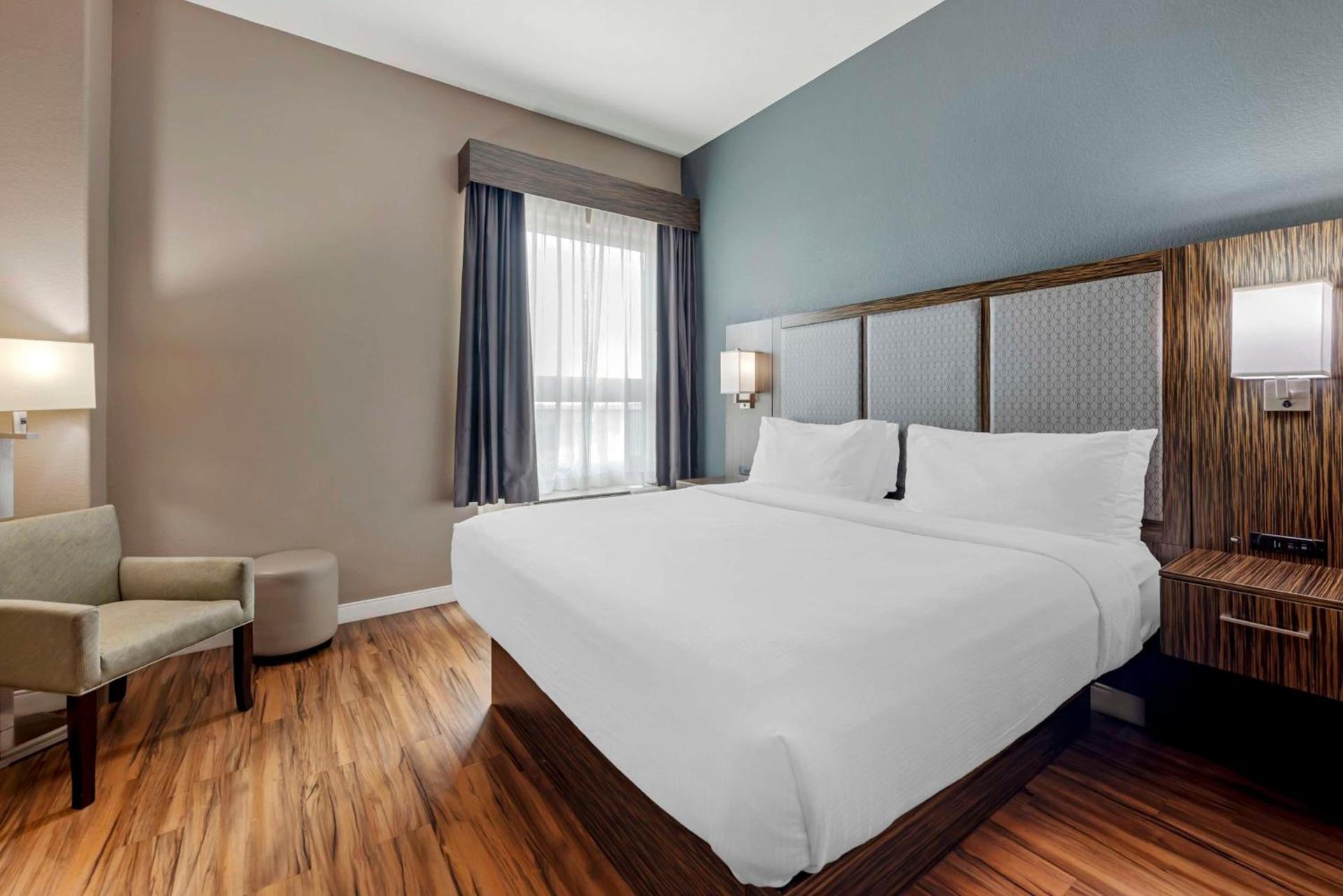 Best Western Plus Pflugerville Inn & Suites photo 21