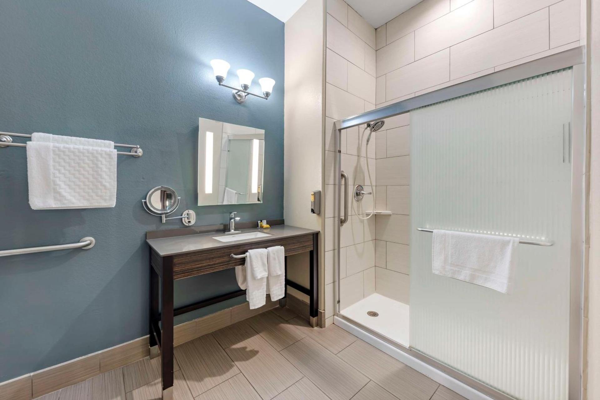 Best Western Plus Pflugerville Inn & Suites photo 31