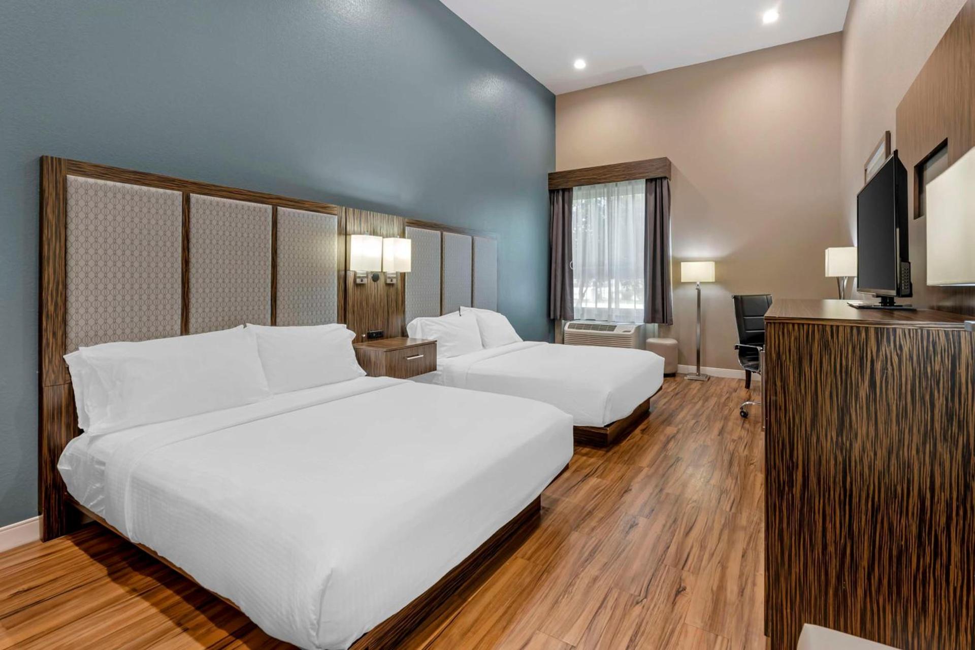 Best Western Plus Pflugerville Inn & Suites photo 32