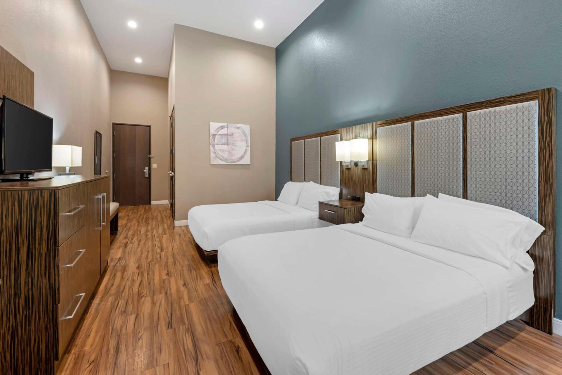 Best Western Plus Pflugerville Inn & Suites photo 34