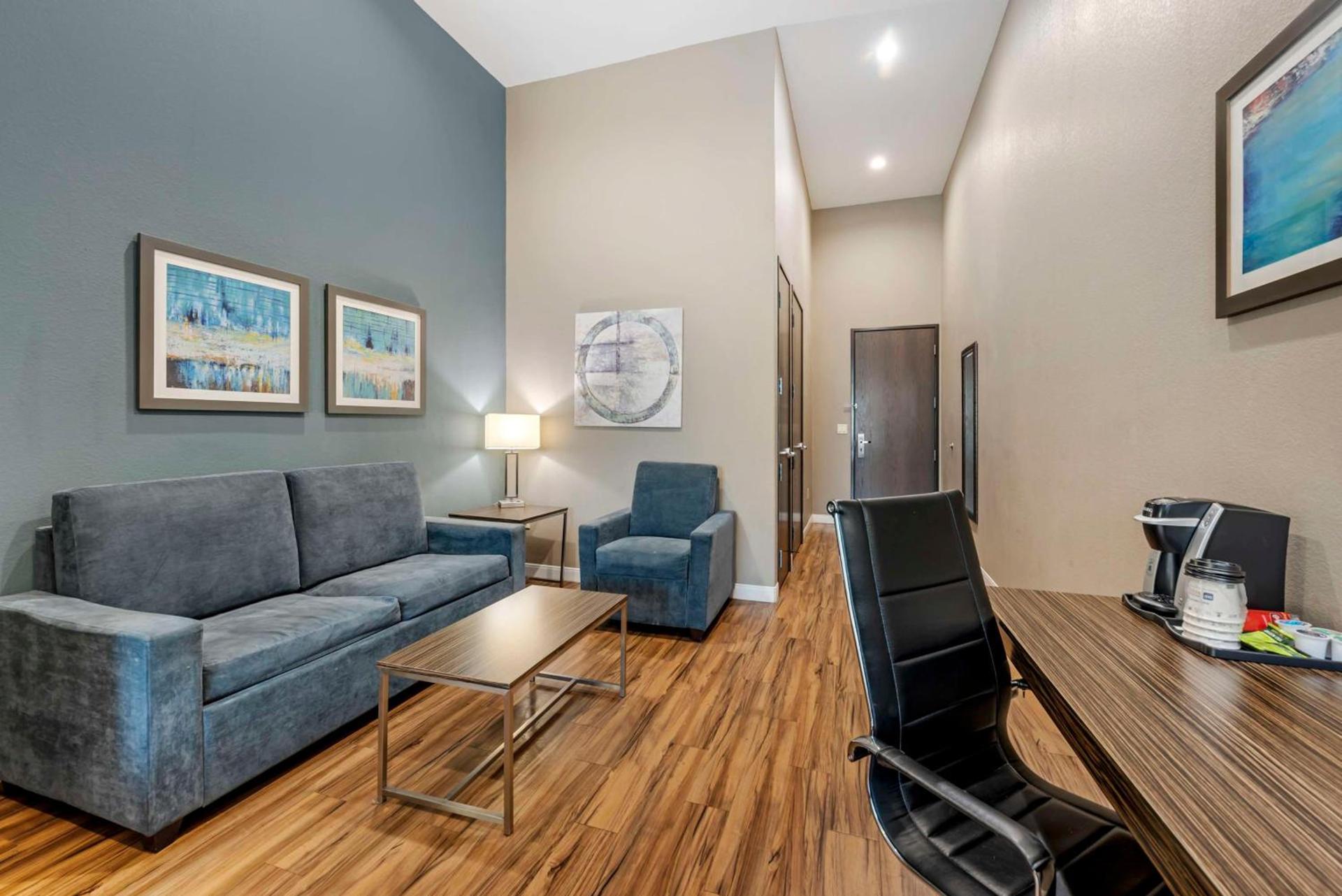 Best Western Plus Pflugerville Inn & Suites photo 40