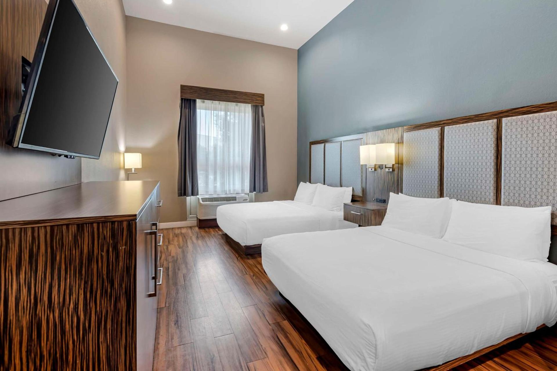 Best Western Plus Pflugerville Inn & Suites photo 41