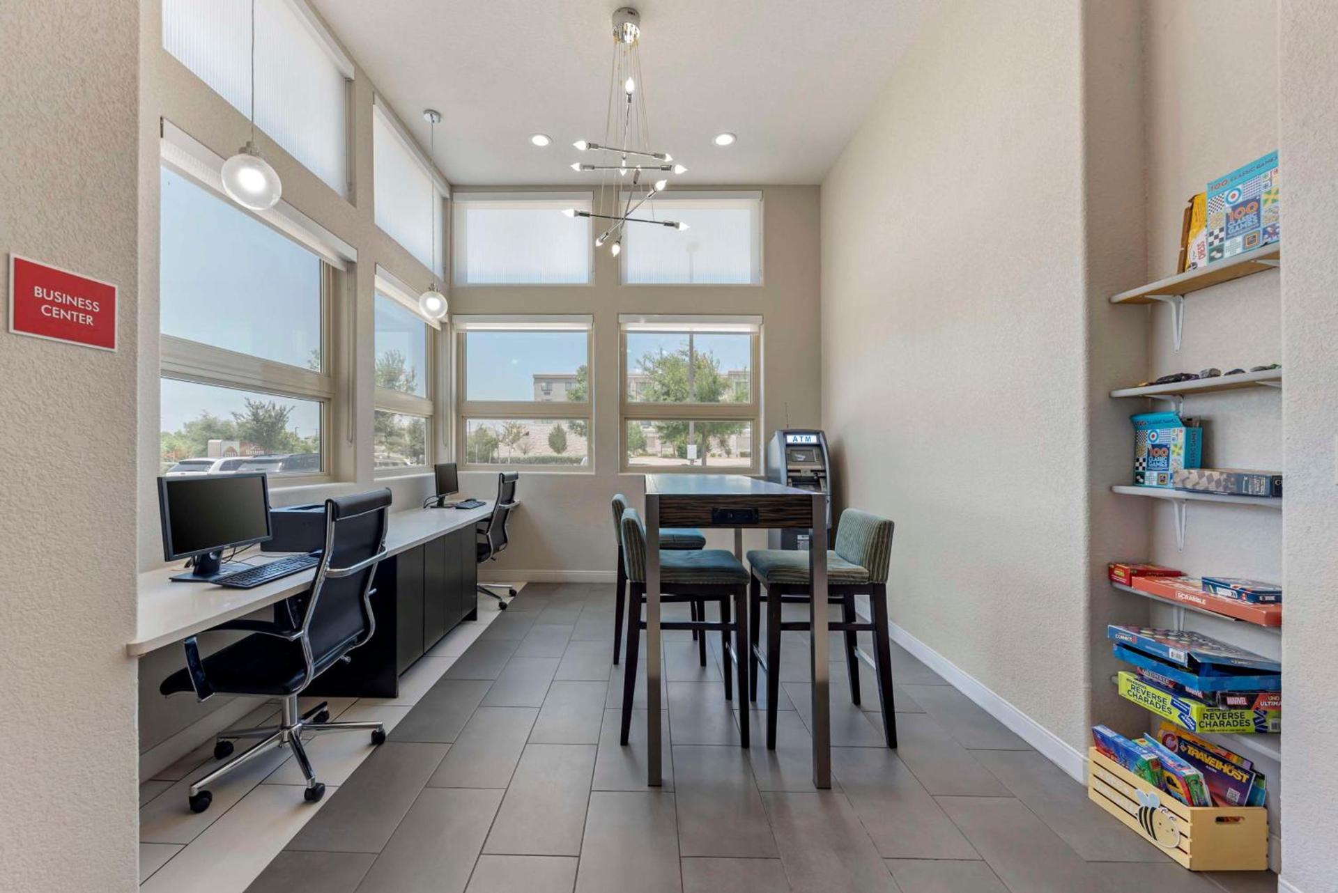 Best Western Plus Pflugerville Inn & Suites photo 46