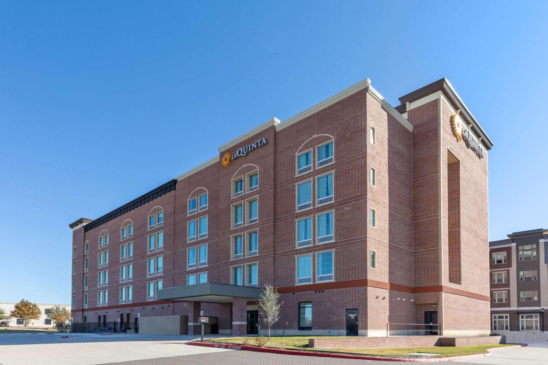 La Quinta Inn & Suites by Wyndham Dallas - Frisco Stadium — hotel in Frisco