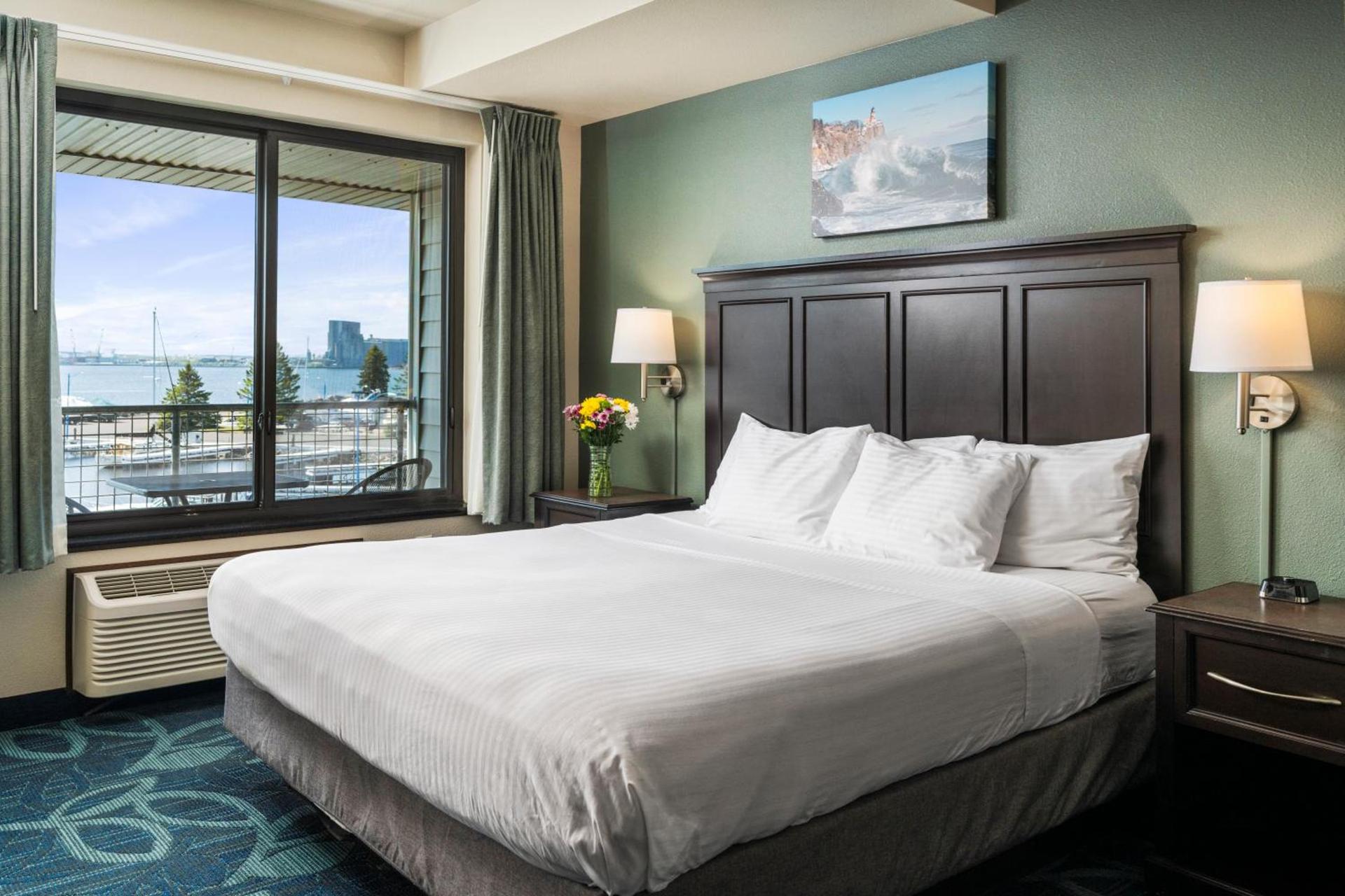 Park Point Marina Inn photo 10