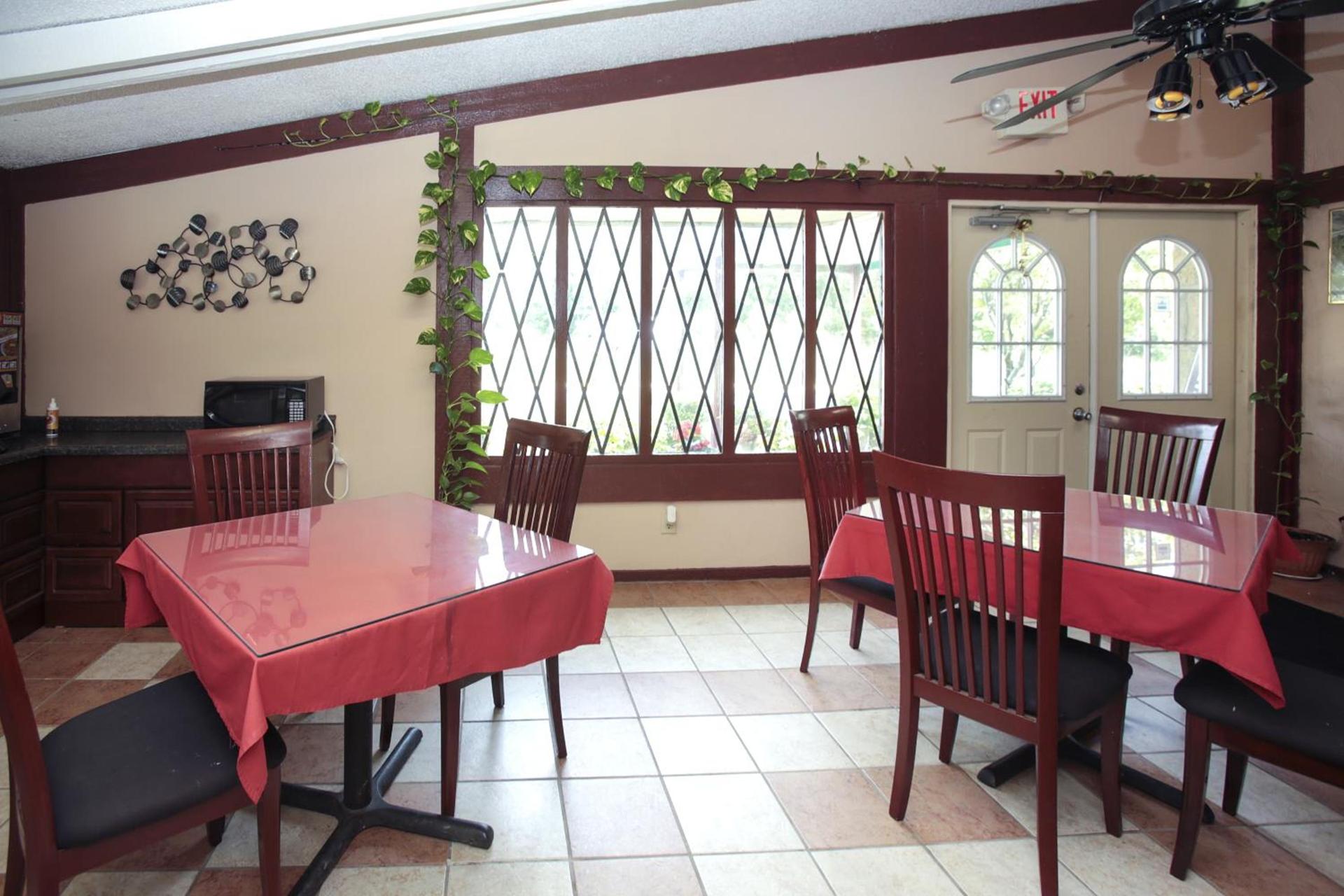 Knights Inn - Battle Creek photo 21