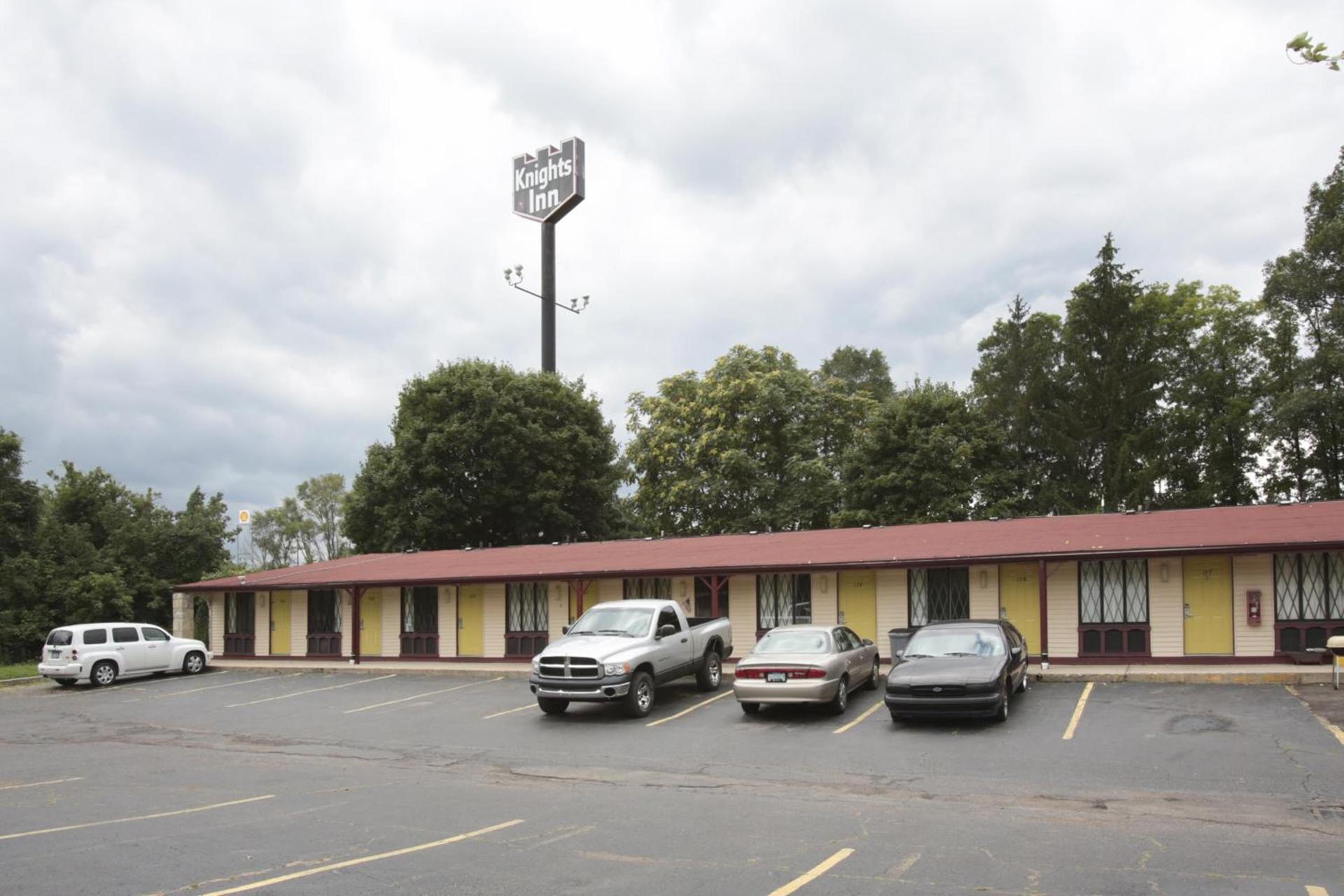 Knights Inn - Battle Creek photo 26
