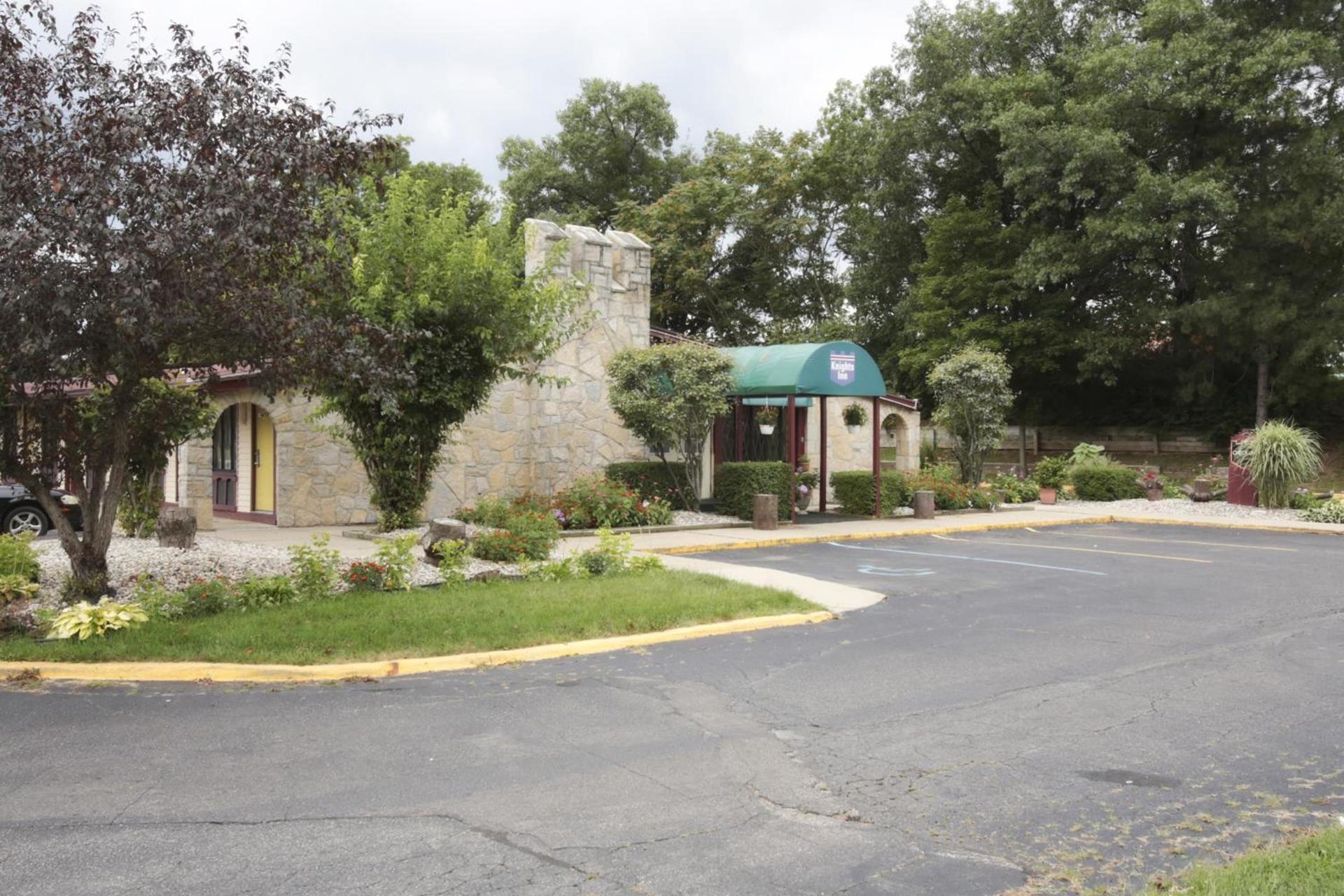 Knights Inn - Battle Creek photo 31