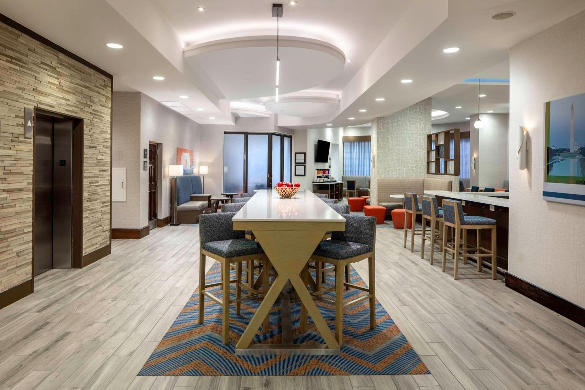 Hampton Inn Washington DC - Convention Center photo 16